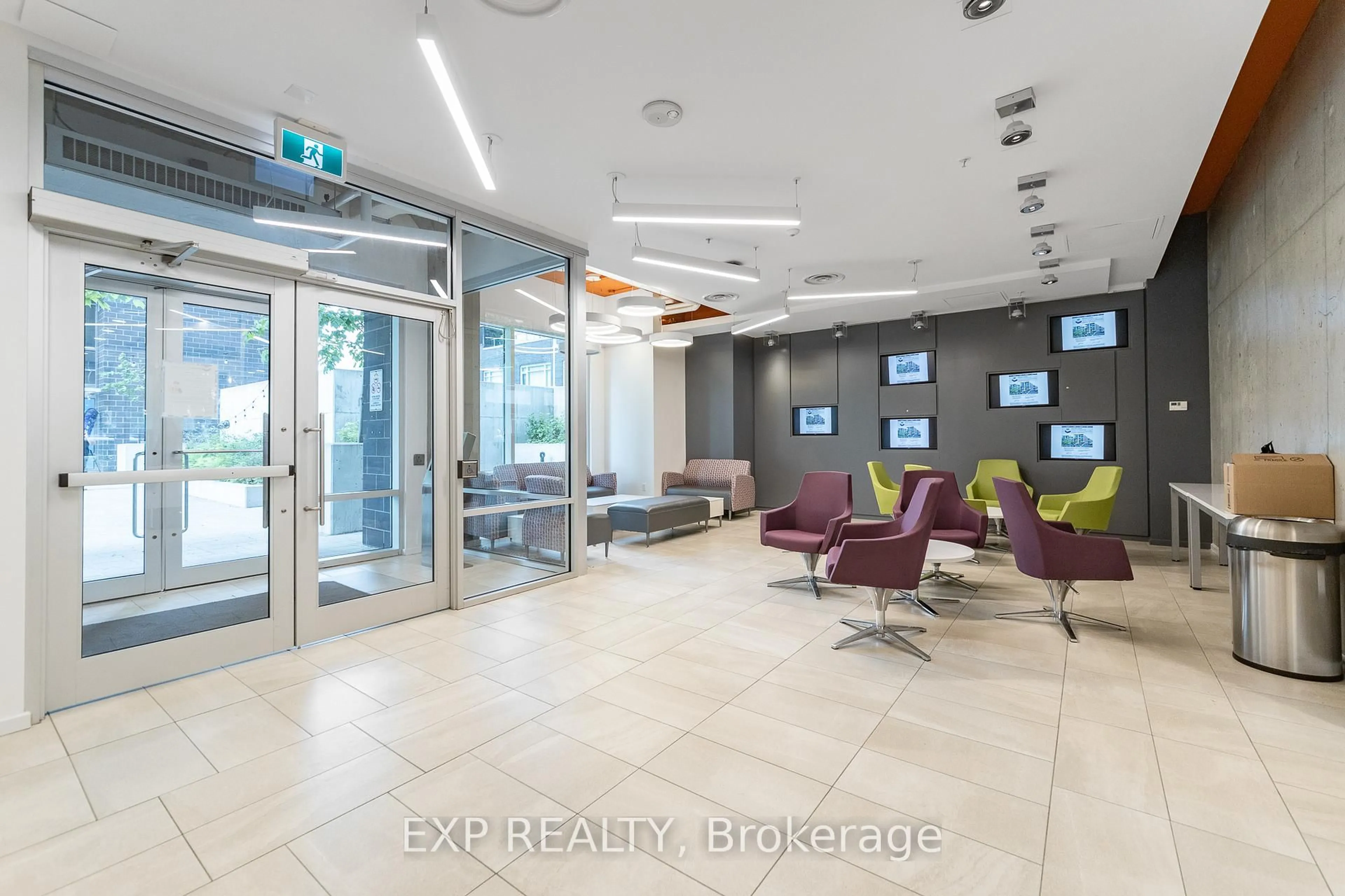 Lobby for 105 Champagne Ave #2709, Ottawa Ontario K1S 5E5