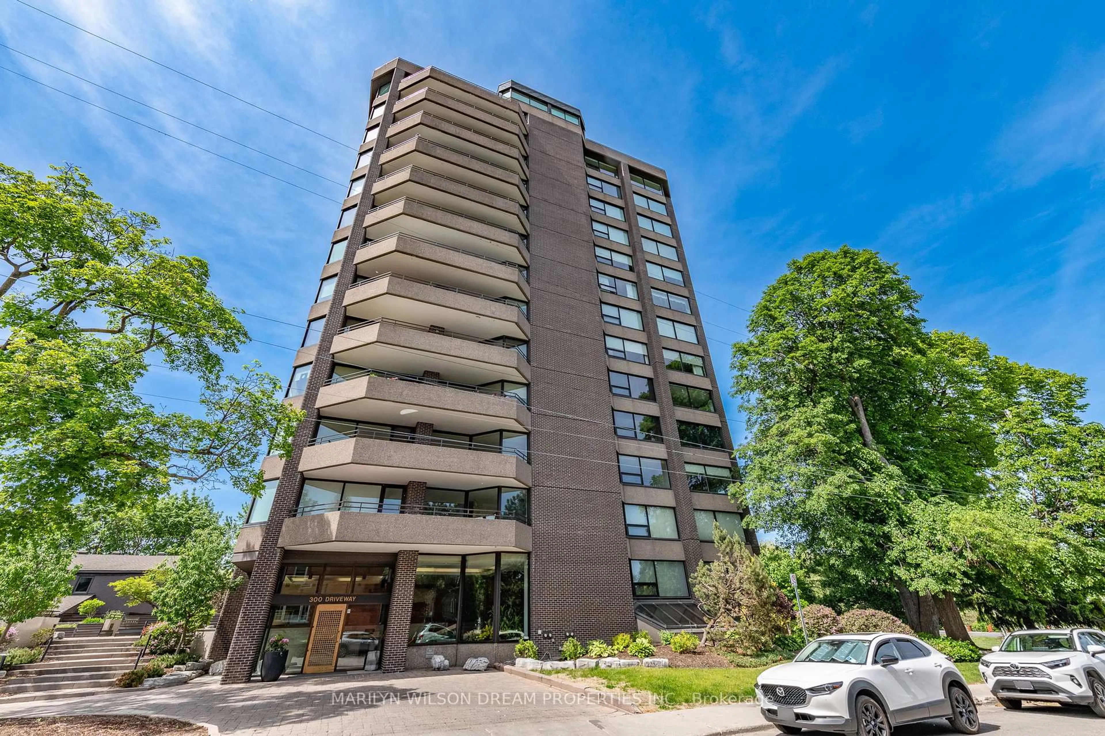 Indoor foyer for 300 Queen Elizabeth Dr #3C, Ottawa Ontario K1S 3M6