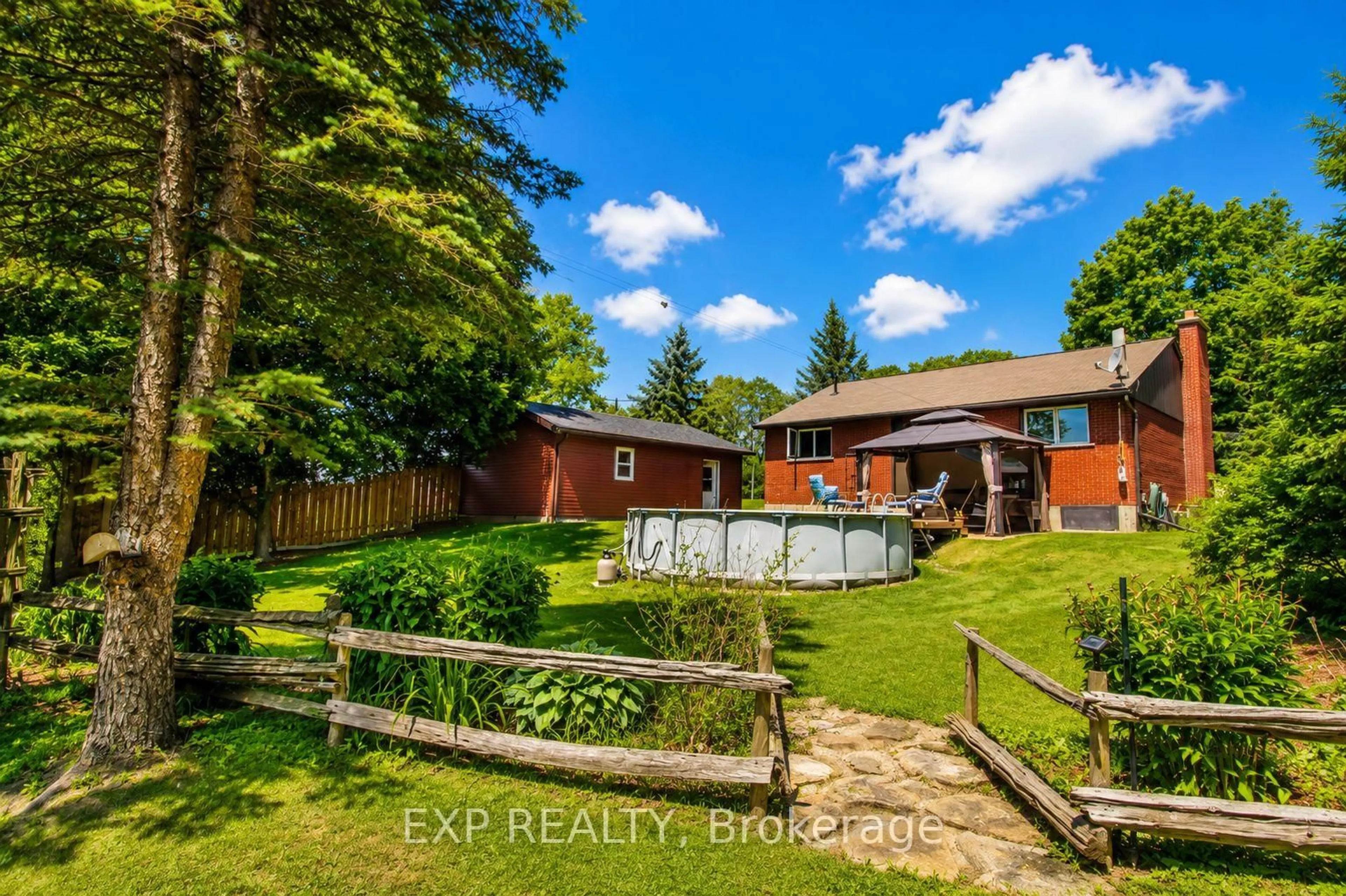 A pic from outside/outdoor area/front of a property/back of a property/a pic from drone, unknown for 4614 Donnelly Dr, Merrickville Ontario K0G 1N0