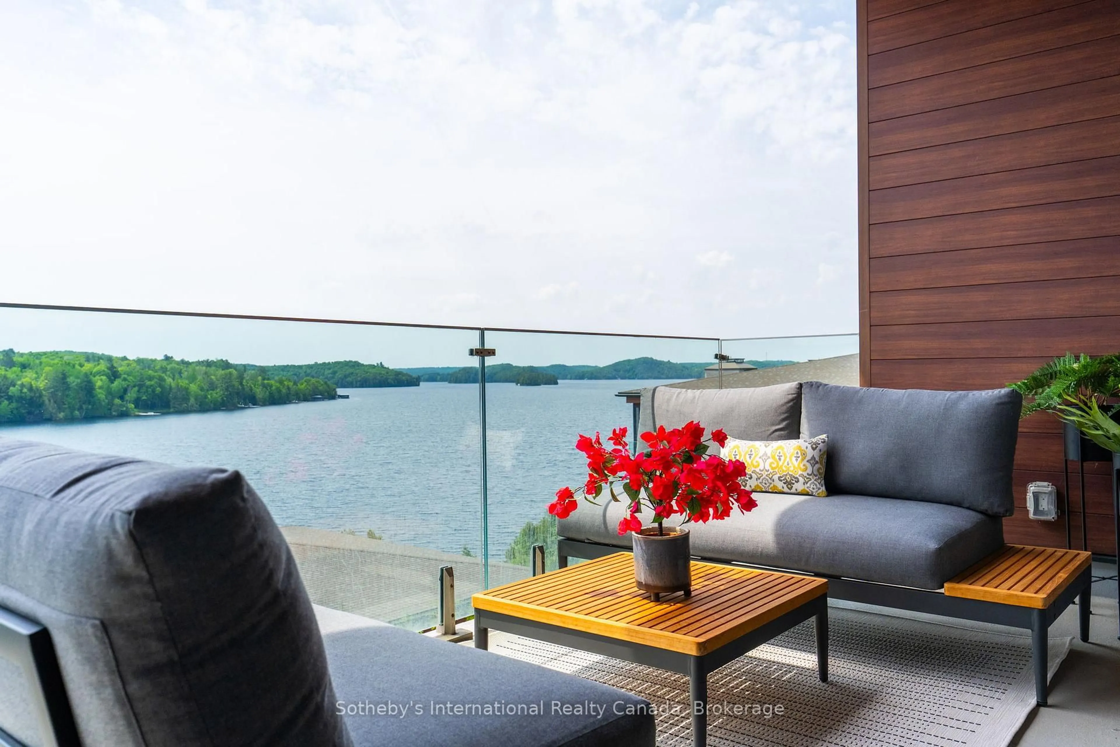 Balcony in the apartment, water/lake/river/ocean view for 727 Grandview Dr #210, Huntsville Ontario P1H 2J5