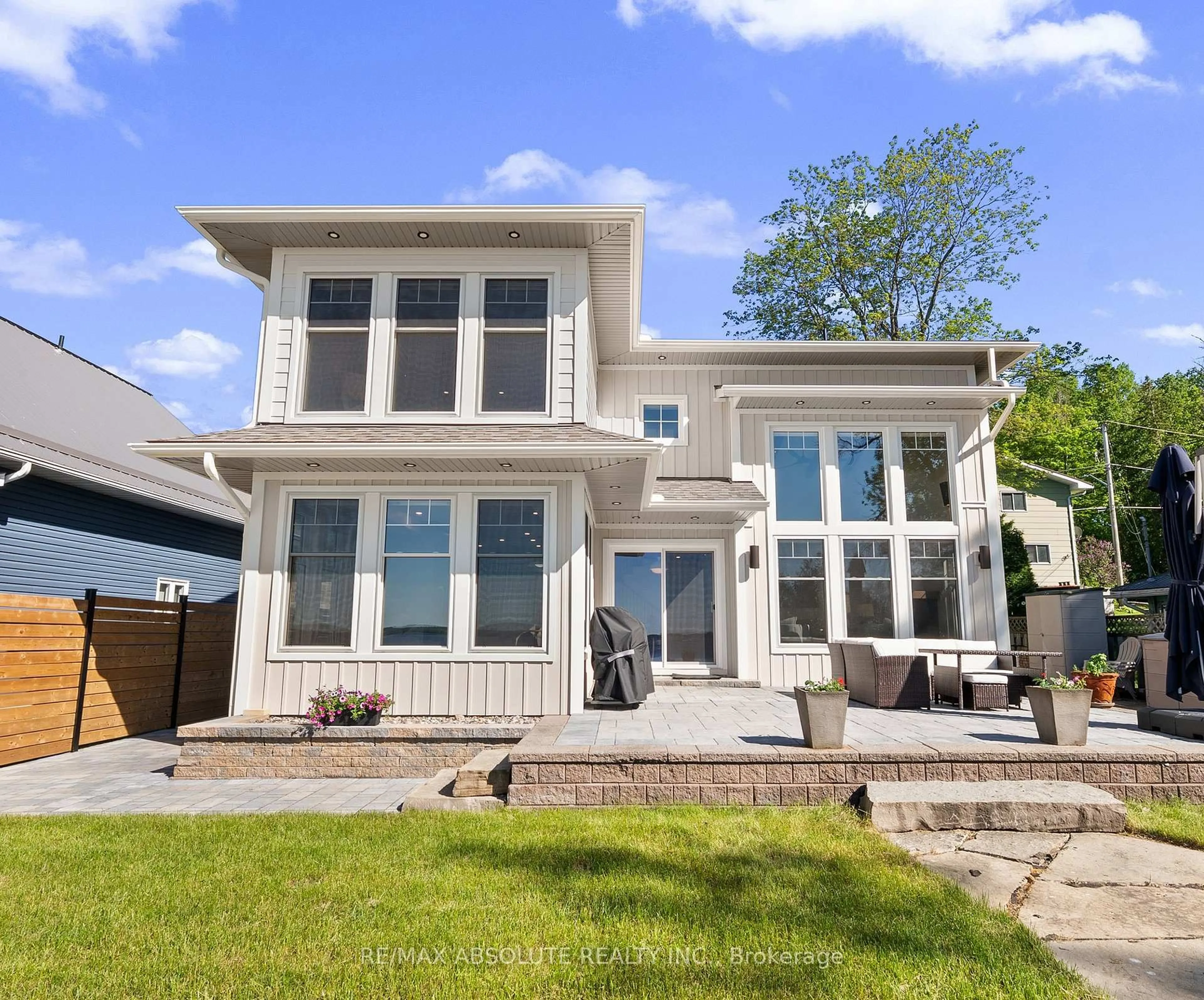 Home with vinyl exterior material, street for 664 Caruso Circ, Braeside Ontario K0A 1G0