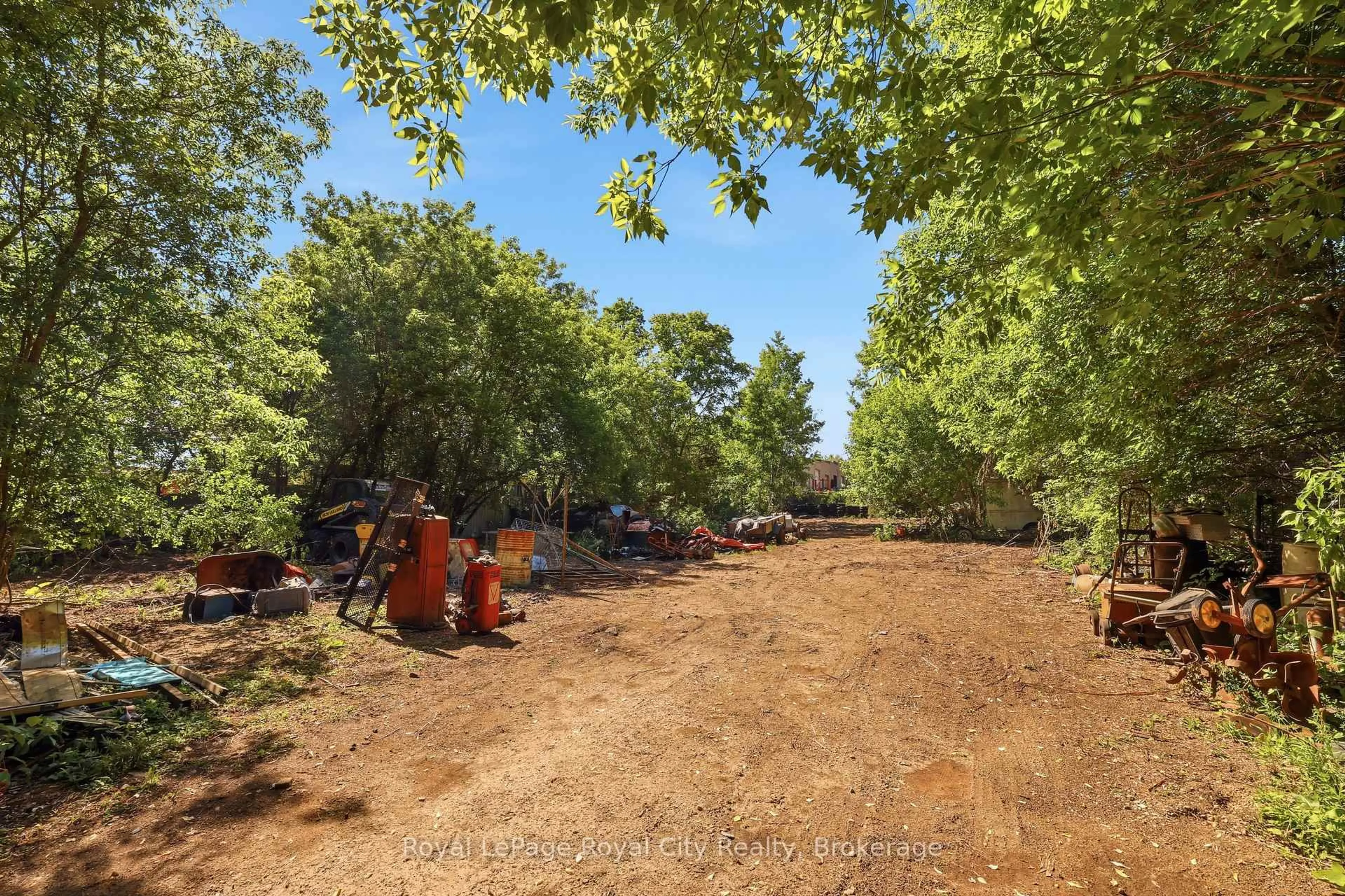 A pic from outside/outdoor area/front of a property/back of a property/a pic from drone, forest/trees view for 96 Beaumont Cres, Guelph Ontario N1E 6B1