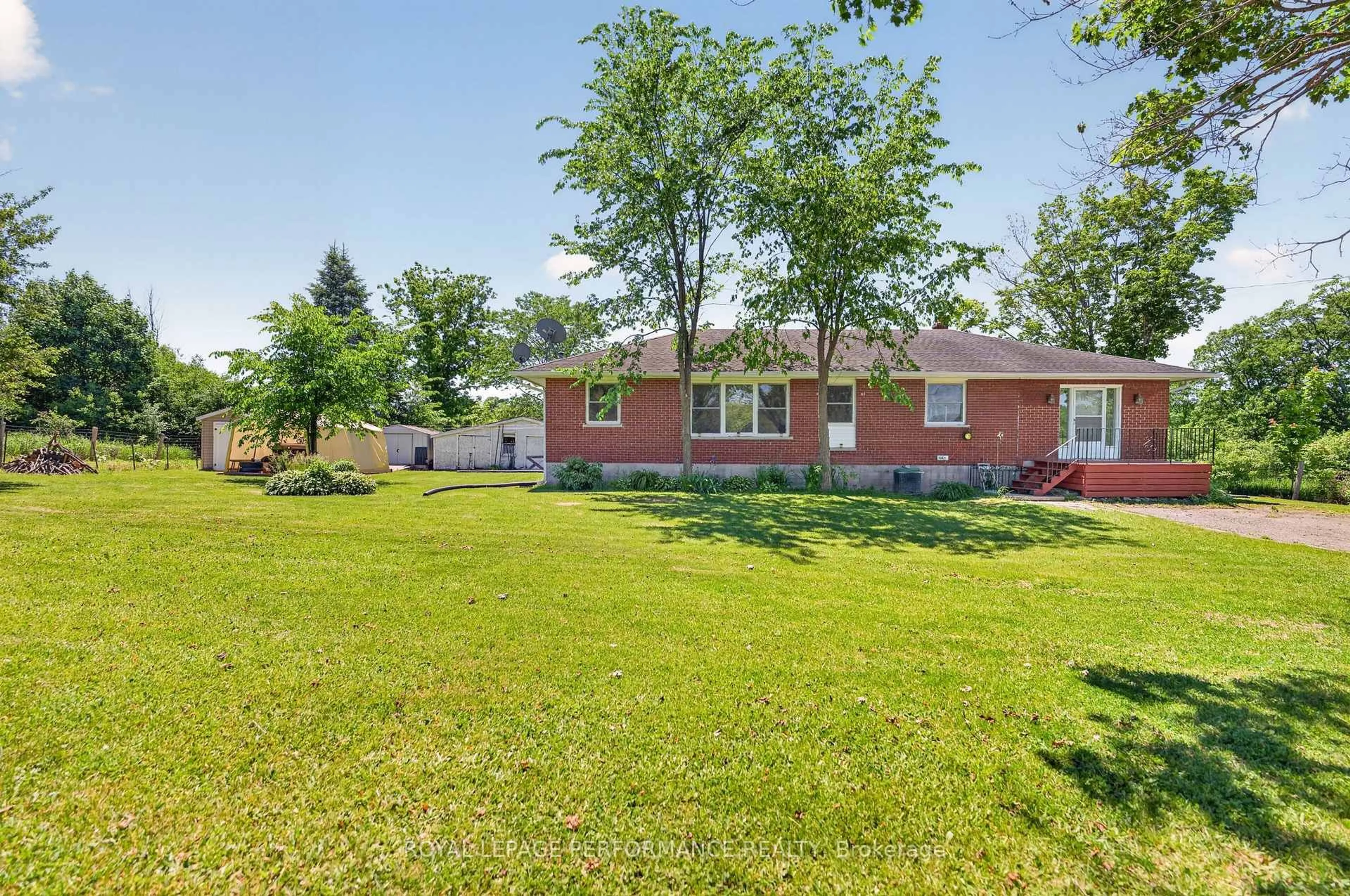 A pic from outside/outdoor area/front of a property/back of a property/a pic from drone, water/lake/river/ocean view for 1046 Highway 32 Highway, Front of Leeds & Seeleys Bay Ontario K7G 2V3