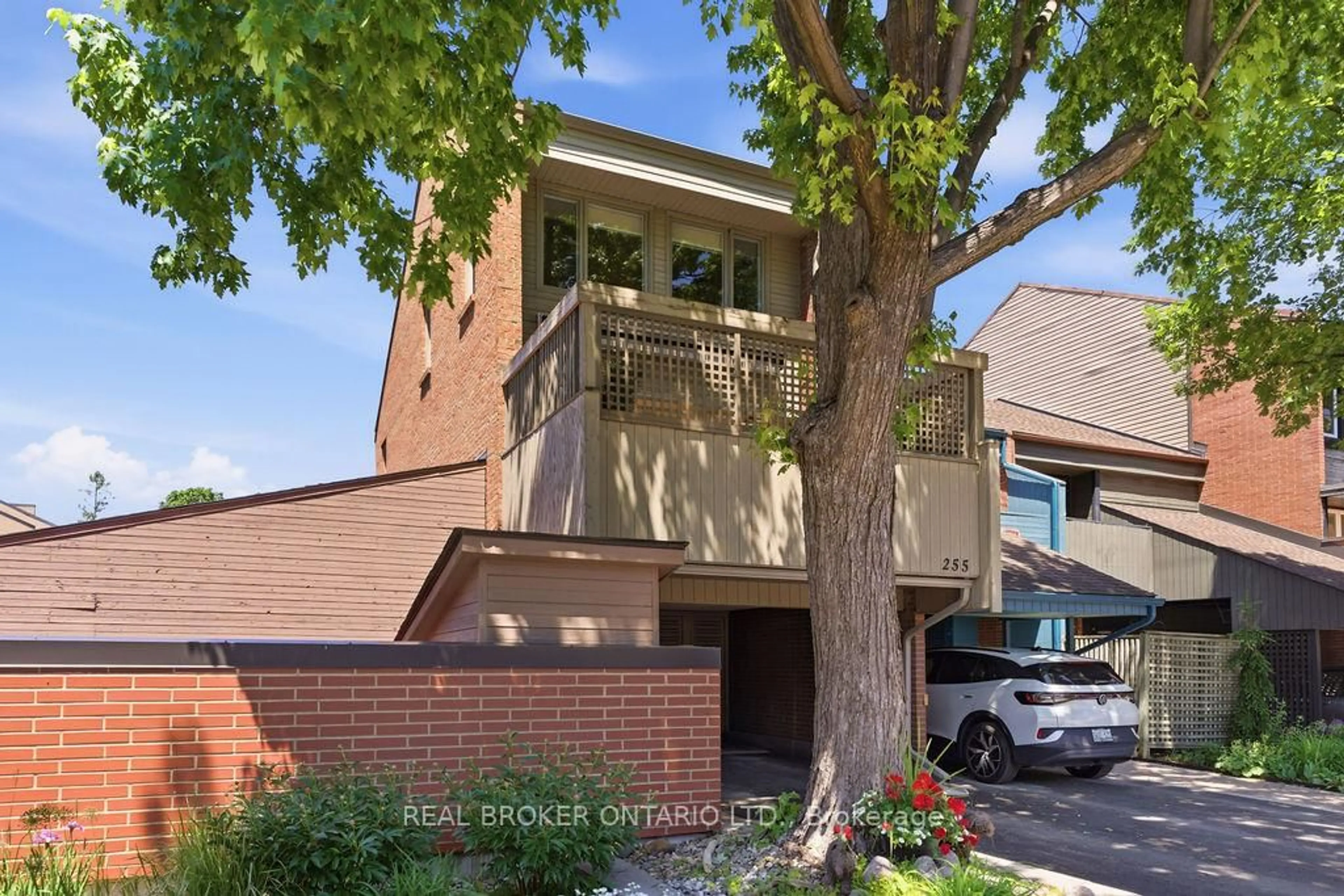 Home with brick exterior material, street for 255 Bruyere St, Ottawa Ontario K1N 5E5