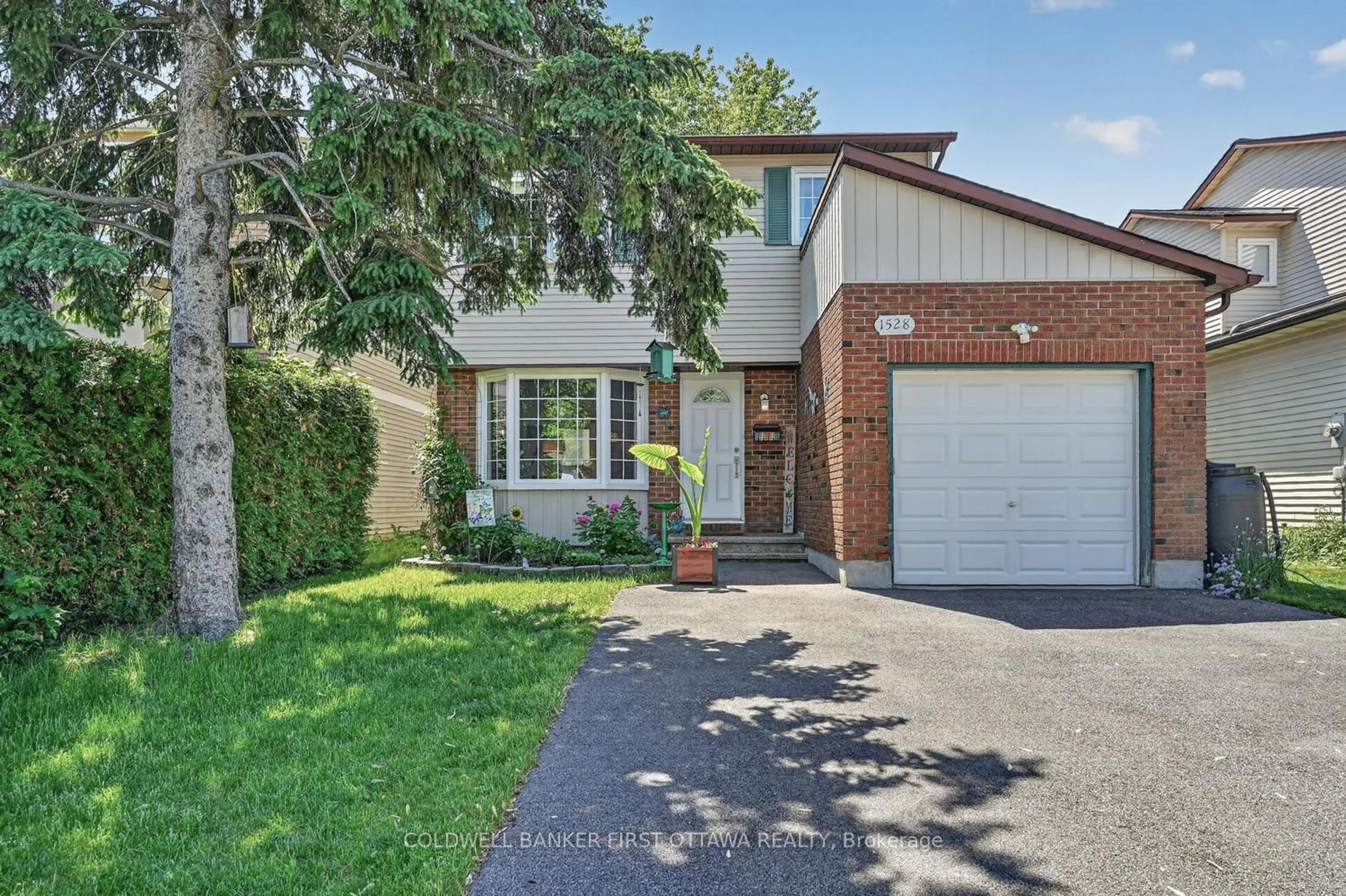 Home with brick exterior material, street for 1528 Brookmill Lane, Ottawa Ontario K1B 5G4