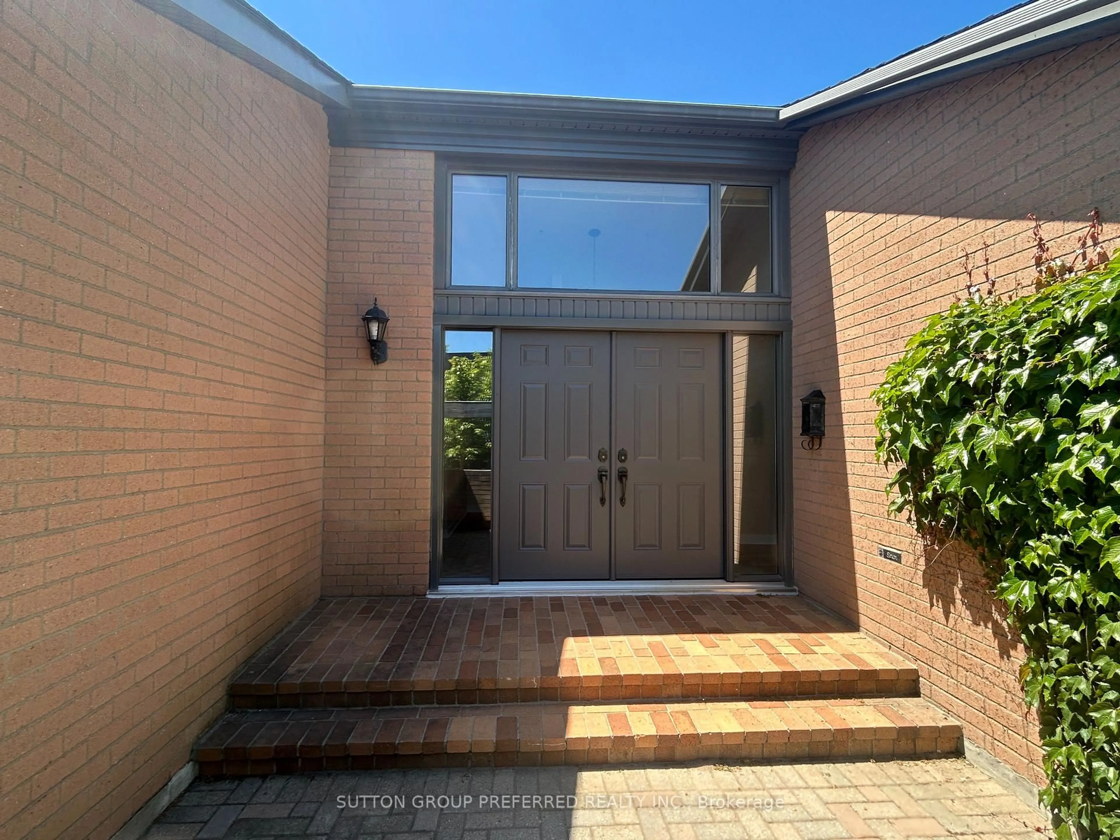 Home with brick exterior material, street for 50 Fiddlers Green Rd #51, London North Ontario N6H 4T4