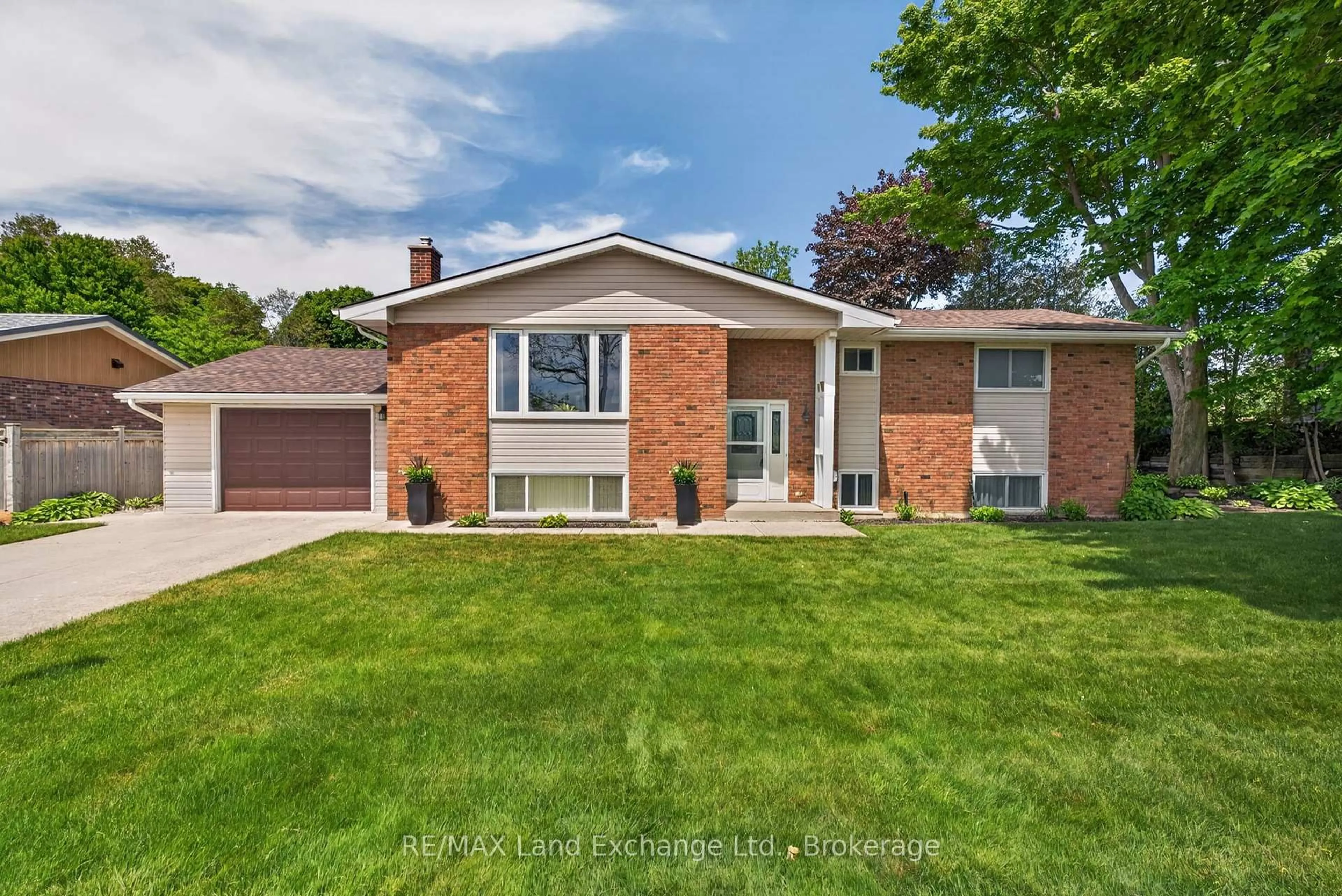 Home with brick exterior material, street for 30 Golf Links Rd, Kincardine Ontario N2Z 1K9