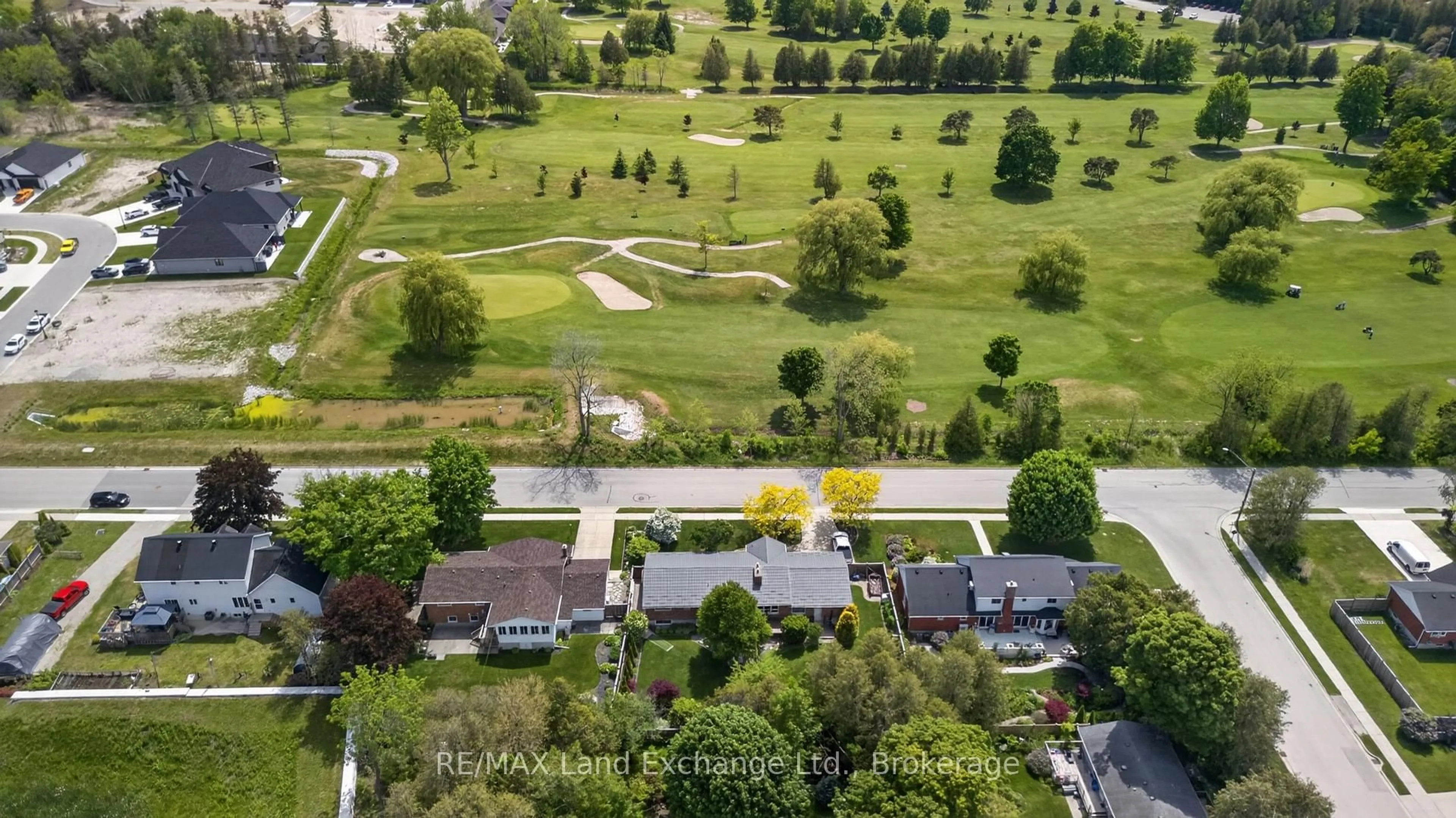 A pic from outside/outdoor area/front of a property/back of a property/a pic from drone, unknown for 30 Golf Links Rd, Kincardine Ontario N2Z 1K9