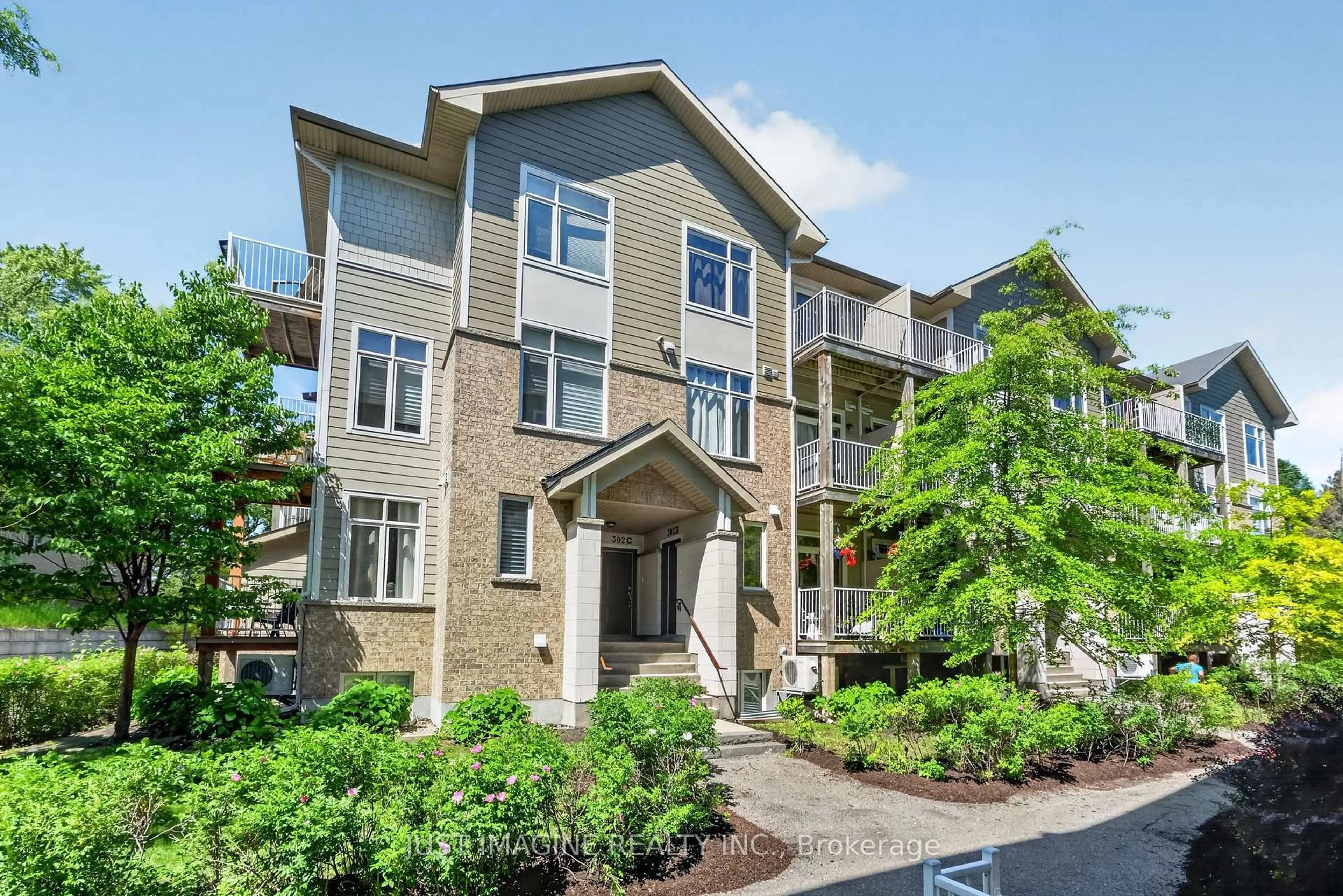 Unknown for 302 Everest Private #D, Ottawa Ontario K1G 4E3
