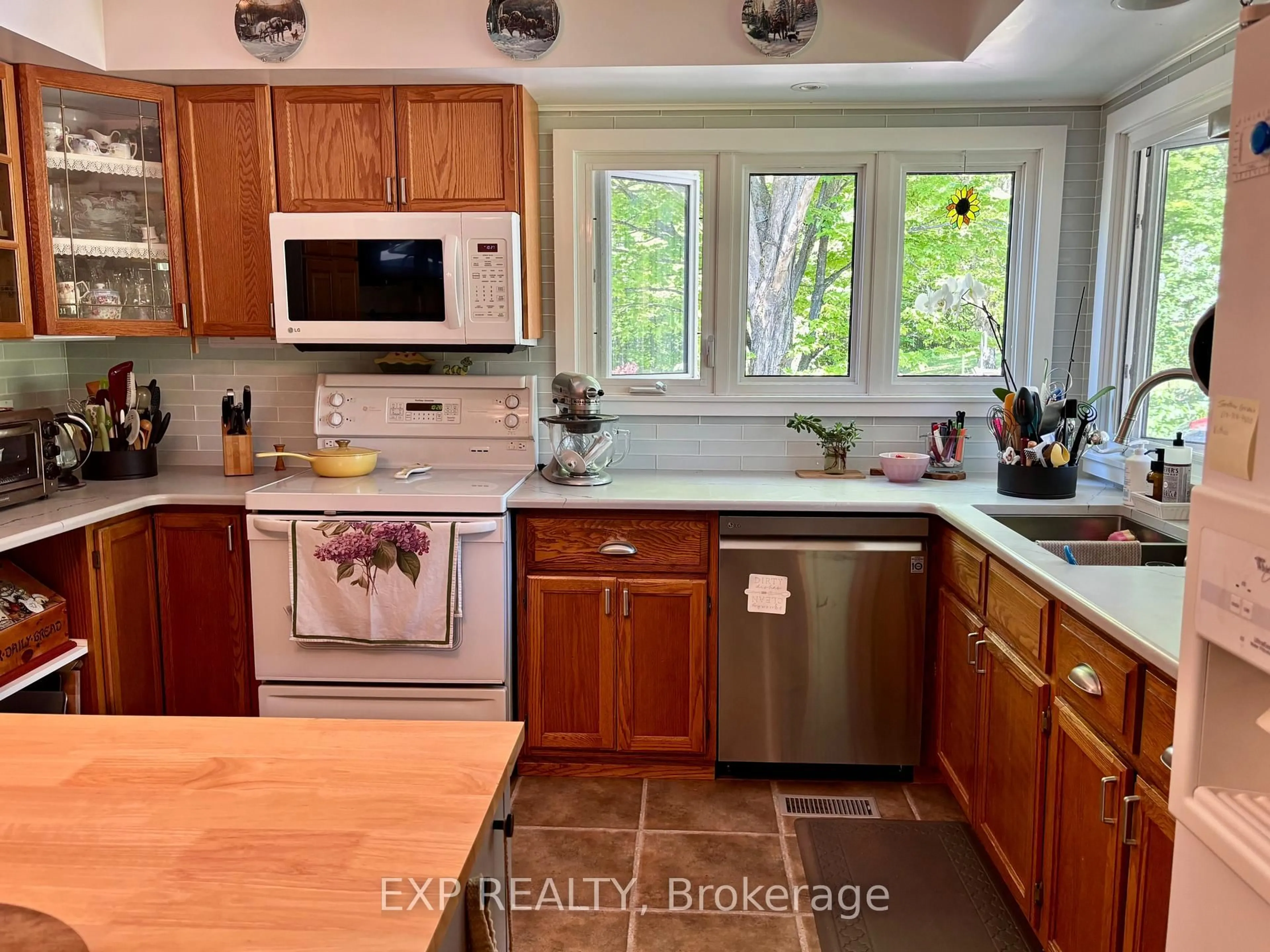 Open concept kitchen, unknown for 499 Centreview Rd, Combermere Ontario K0J 1L0