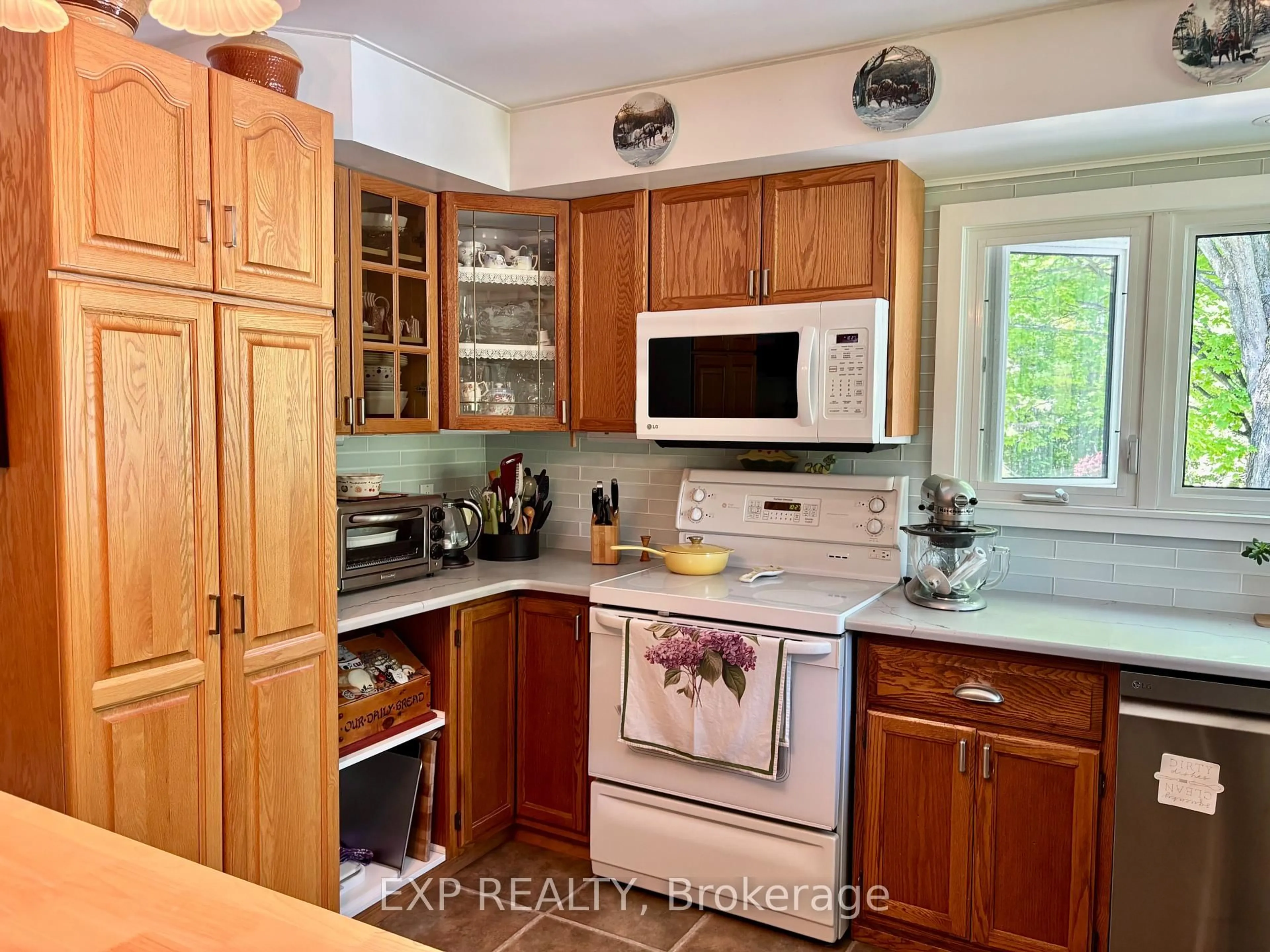 Standard kitchen, unknown for 499 Centreview Rd, Combermere Ontario K0J 1L0