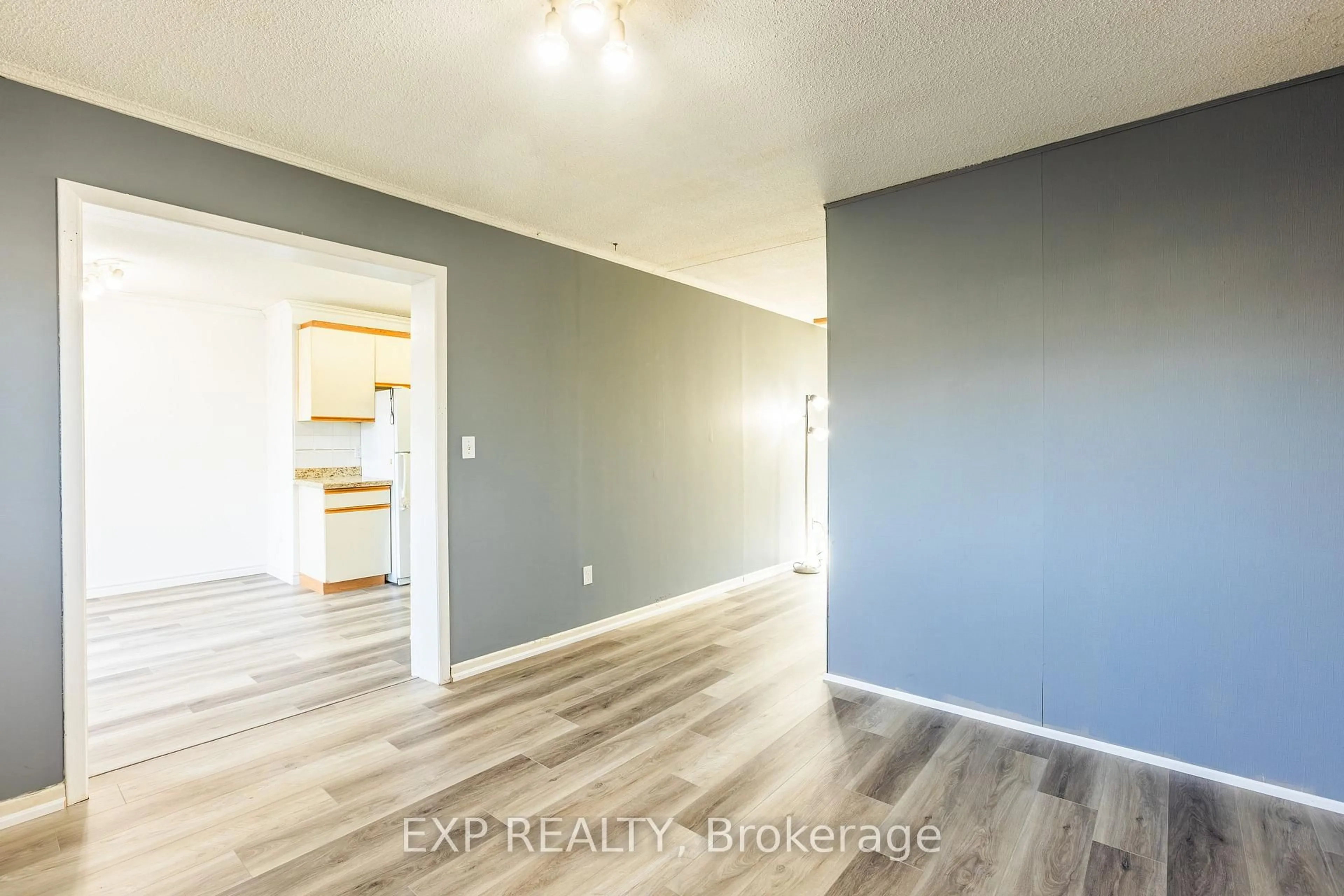 A pic of a room for 121 University Ave #102, Waterloo Ontario N2J 4J1