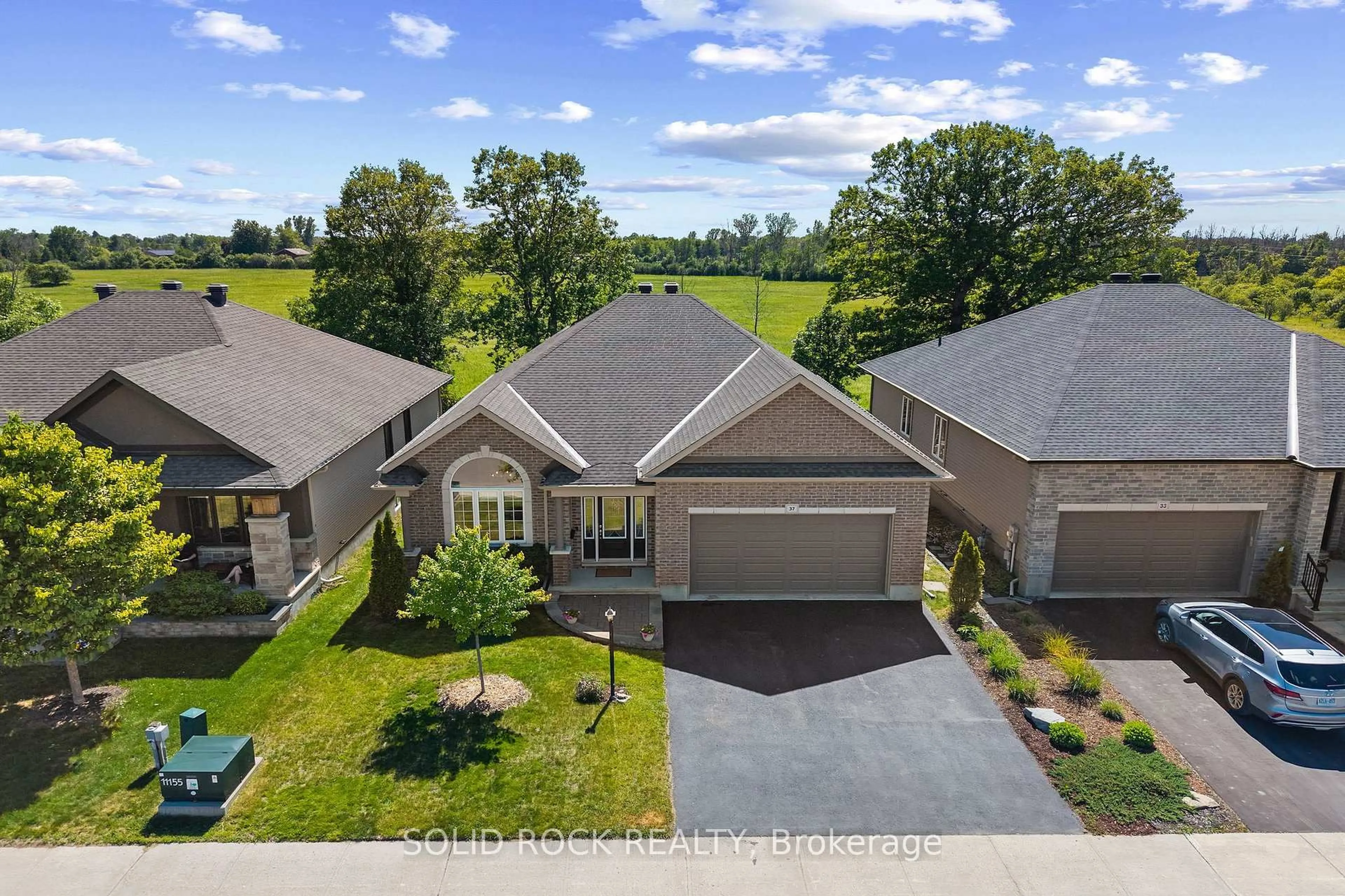 A pic from outside/outdoor area/front of a property/back of a property/a pic from drone, unknown for 37 Dulmage Cres, Arnprior Ontario K7S 2G3