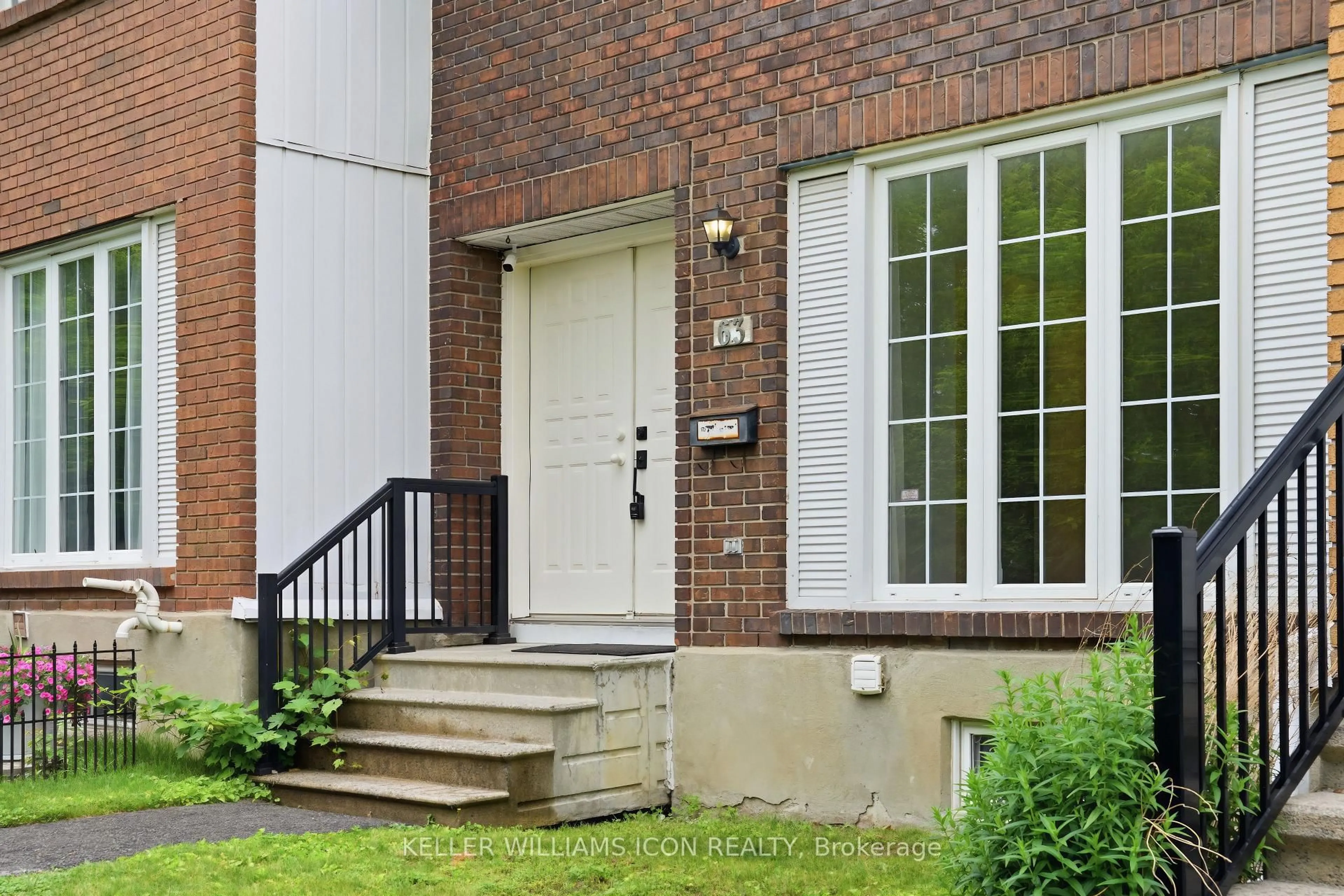 Home with brick exterior material, street for 3260 Southgate Rd #63, Ottawa Ontario K1V 8W9