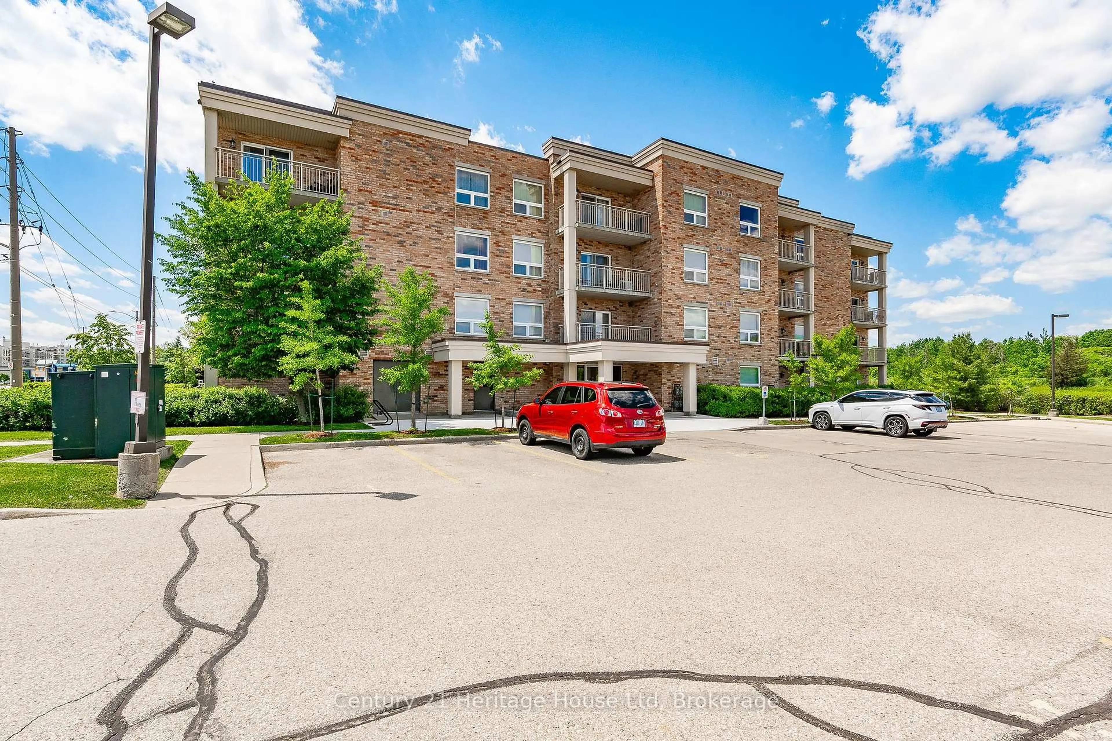 Patio, building for 901 Paisley Rd #207, Guelph Ontario N1K 0A7