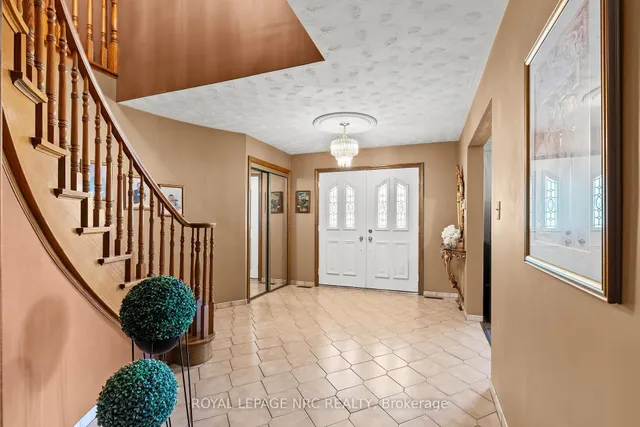 14 Tupper Dr, Thorold 3
