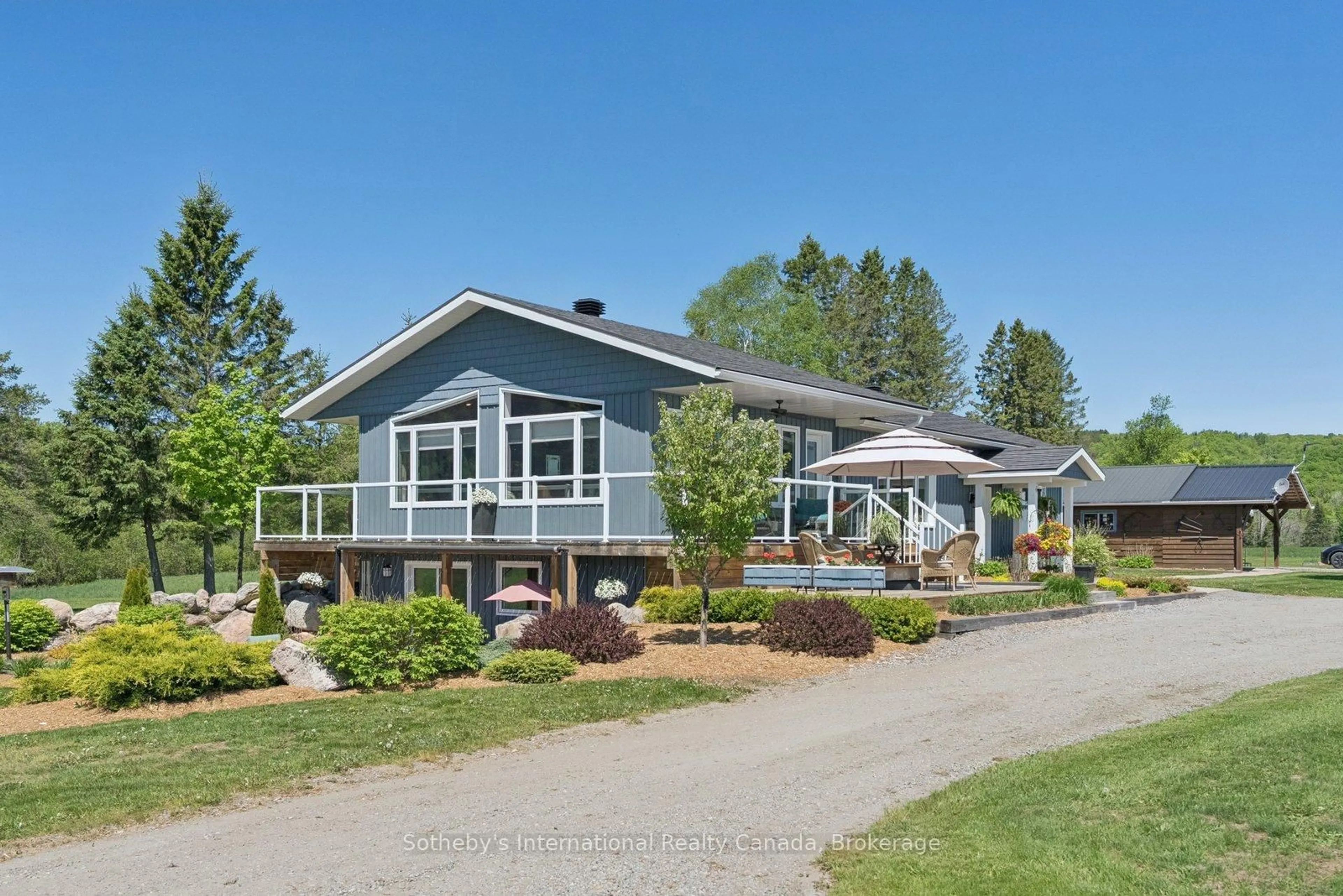 Home with vinyl exterior material, unknown for 362 McGarry Rd, Maynooth Ontario K0L 2S0