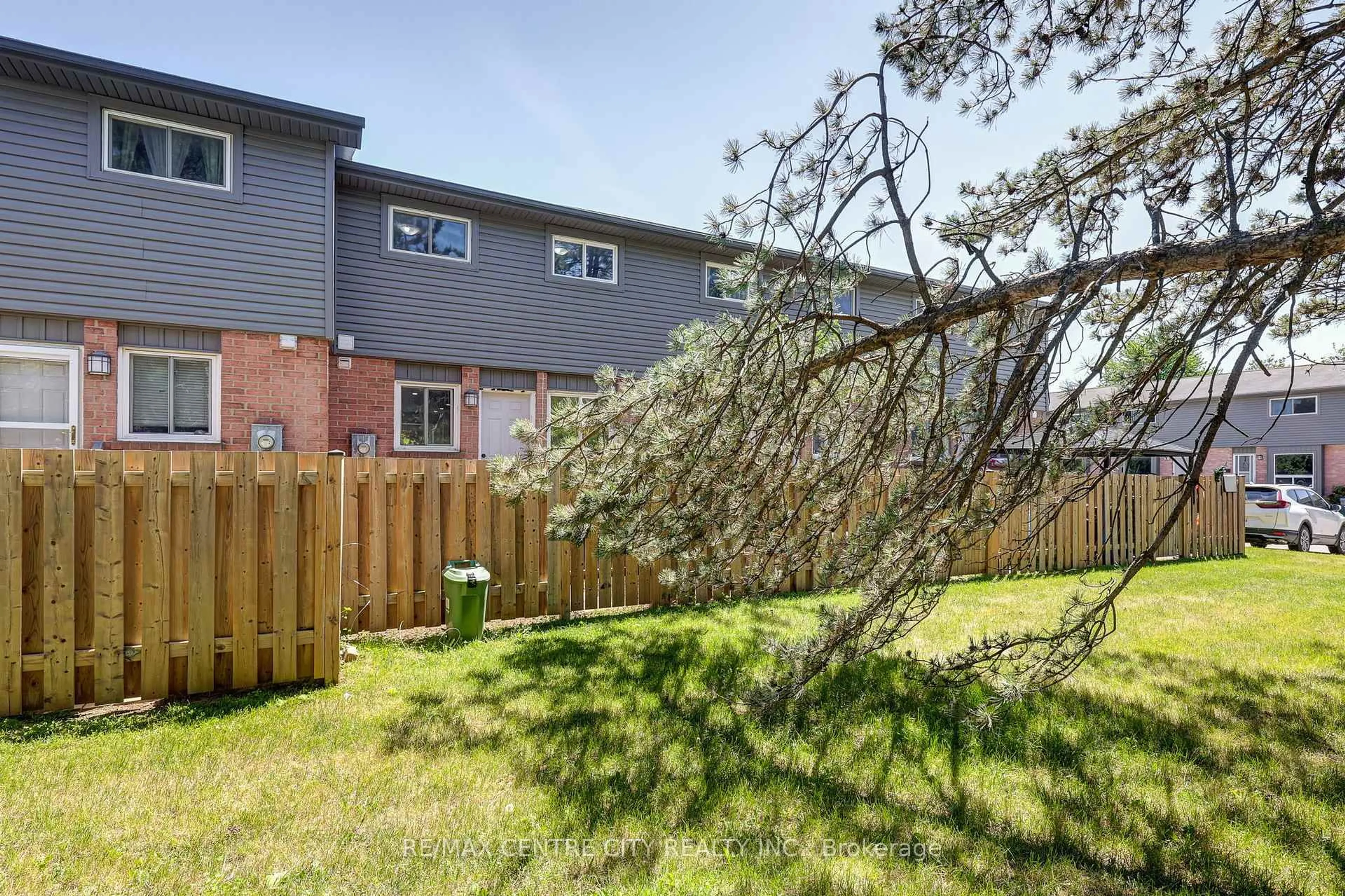 Patio, street for 1443 Huron St #41, London East Ontario N5V 2E6
