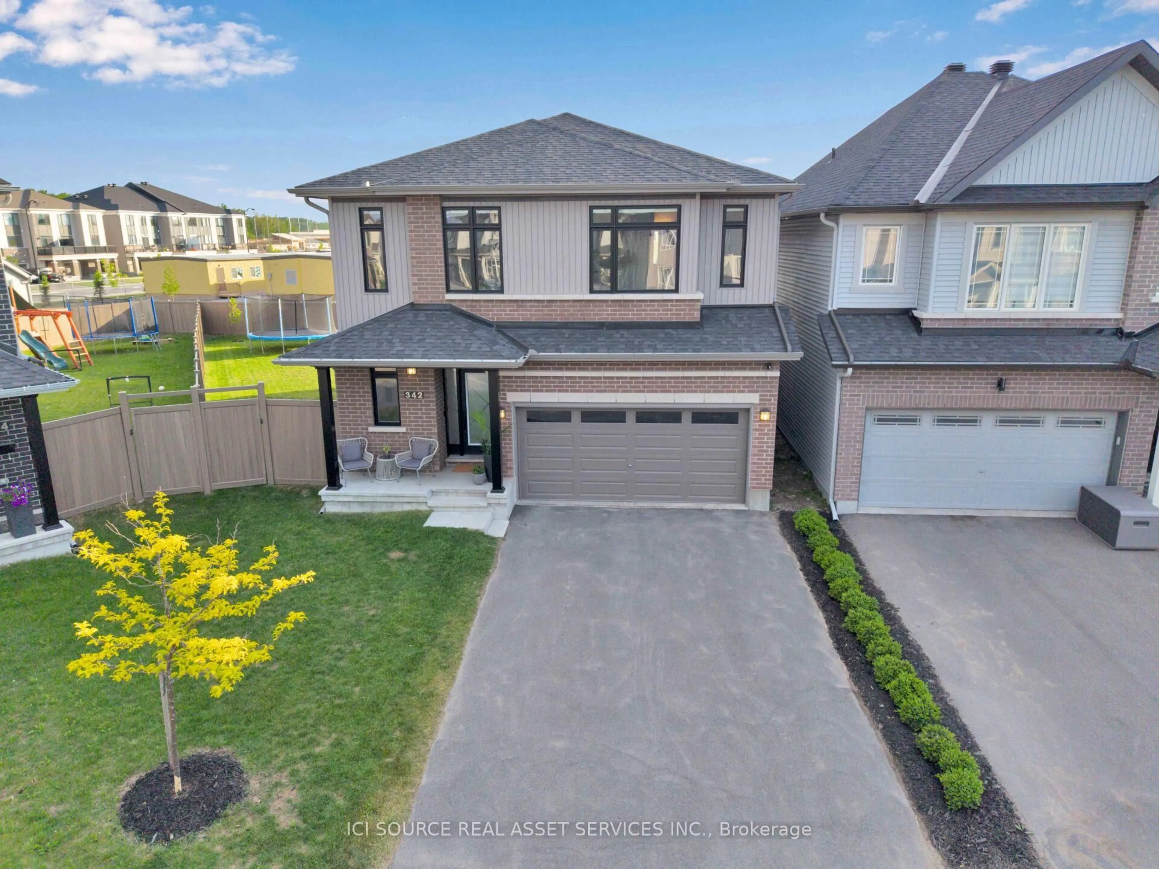 A pic from outside/outdoor area/front of a property/back of a property/a pic from drone, street for 342 Finial Way, Ottawa Ontario K2J 6V9