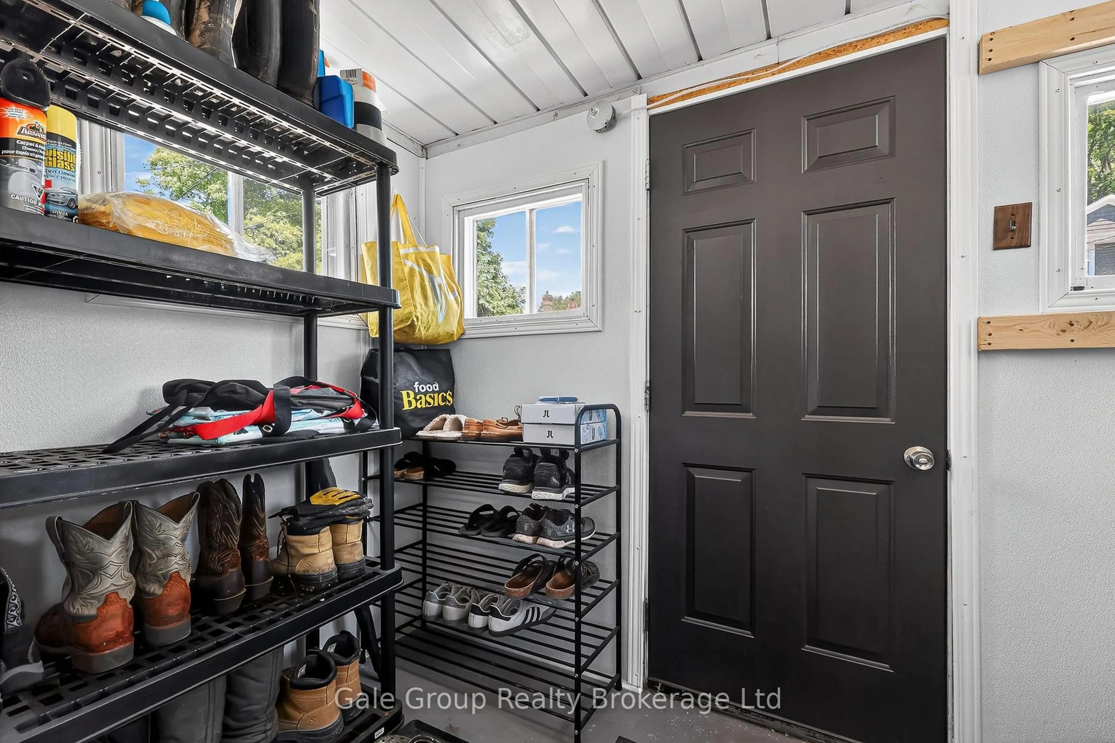 Storage room or clothes room or walk-in closet for 330 Queen St, Woodstock Ontario N4S 1M1