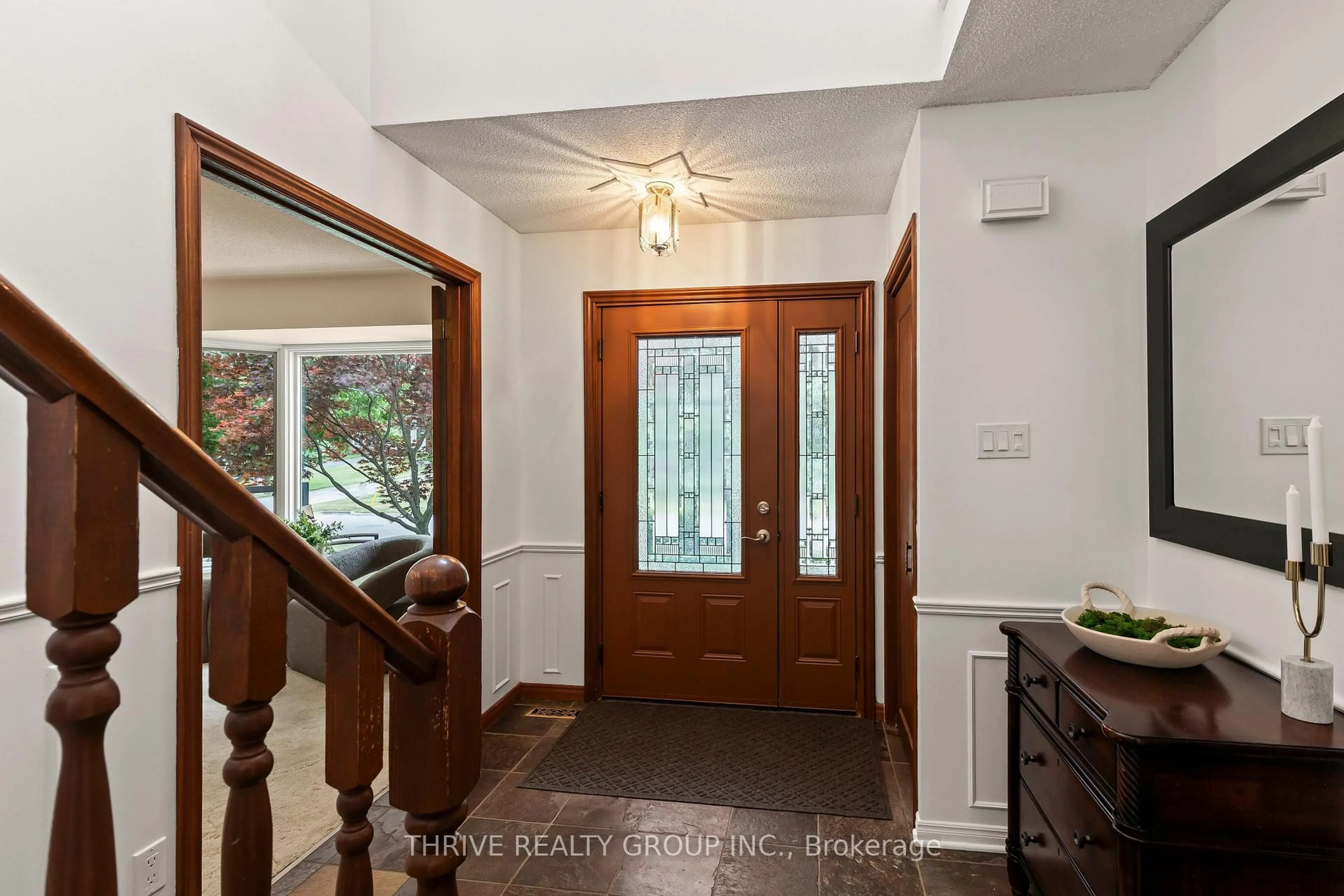 Indoor entryway for 497 Old Wonderland Rd, London South Ontario N6K 3T5