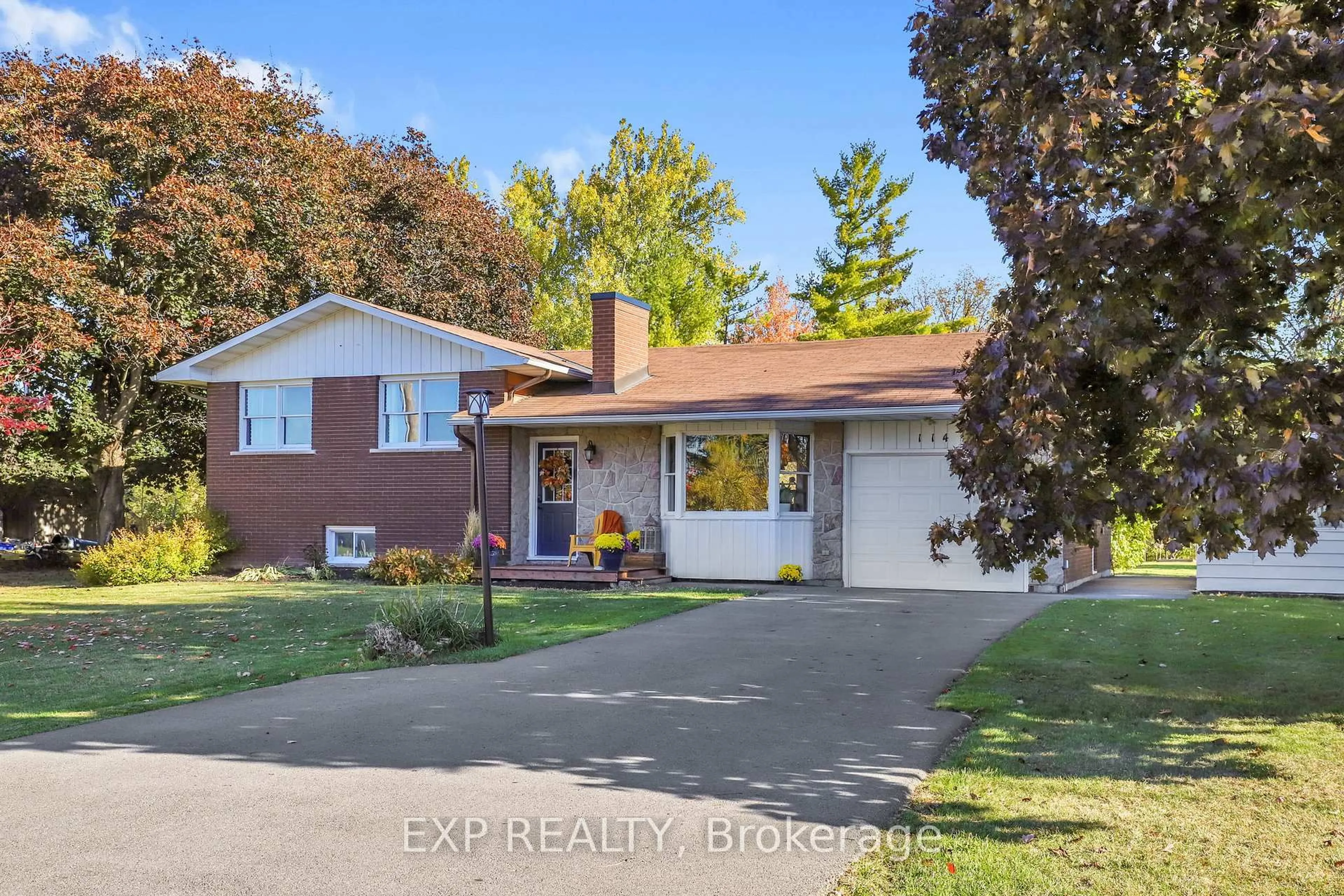 Home with brick exterior material, street for 114 Kedey St, Fitzroy Harbour Ontario K0A 1X0