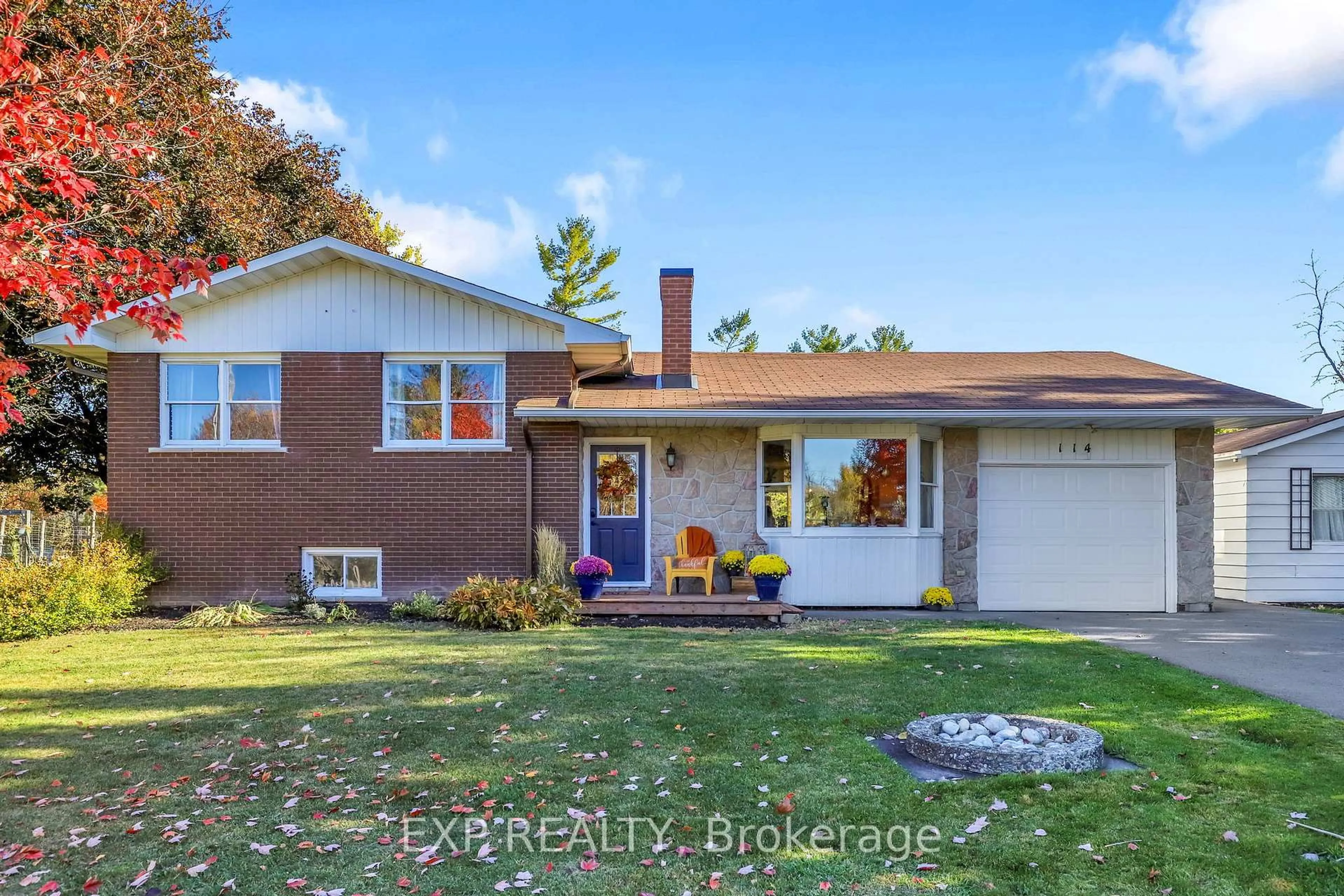 Home with brick exterior material, unknown for 114 Kedey St, Fitzroy Harbour Ontario K0A 1X0