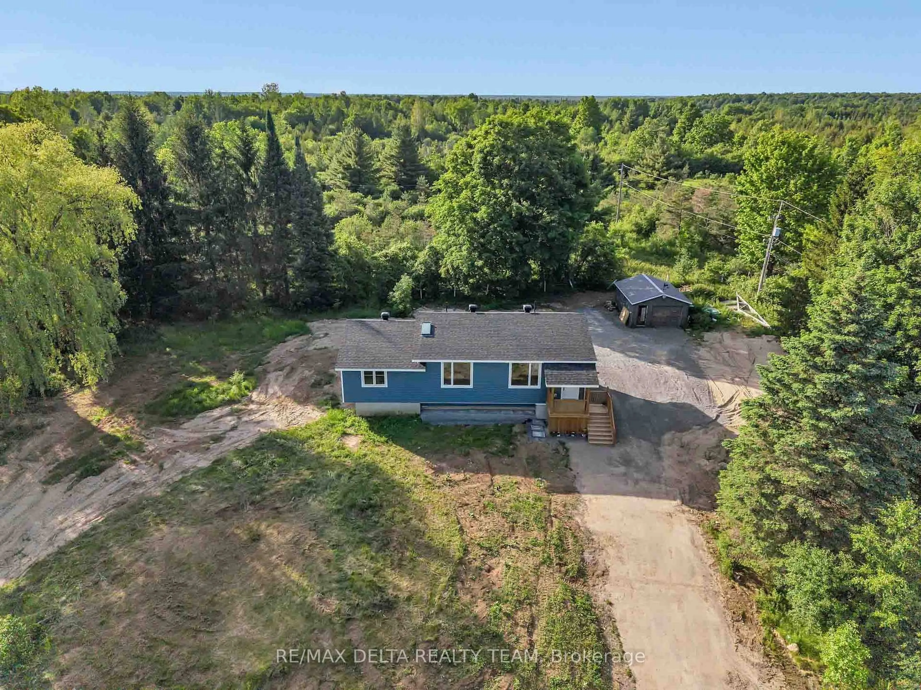 A pic from outside/outdoor area/front of a property/back of a property/a pic from drone, water/lake/river/ocean view for 620 Mcconnell Rd, Merrickville Ontario K0G 1N0