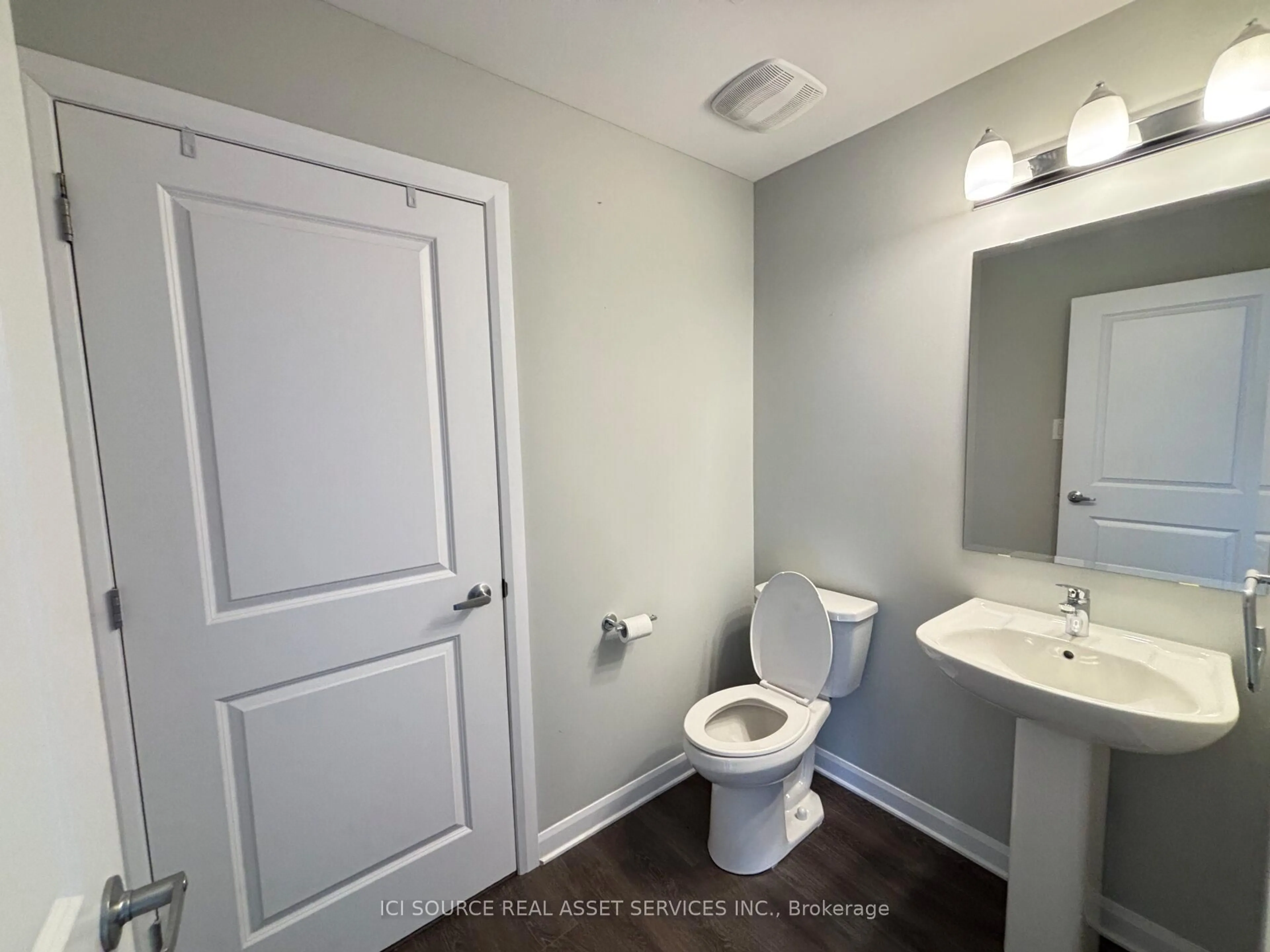 A pic of a room for 702 B Amberwing Private, Ottawa Ontario K4A 5H5