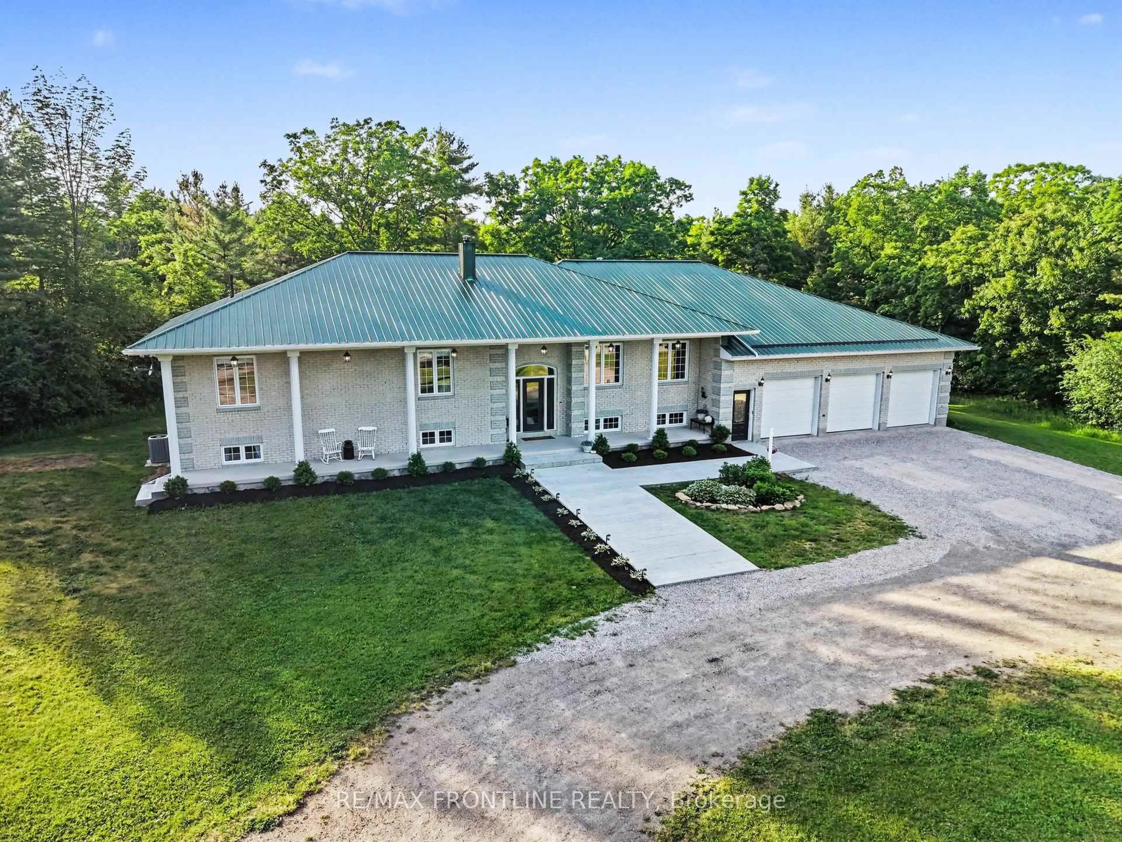 A pic from outside/outdoor area/front of a property/back of a property/a pic from drone, unknown for 178 Stone Rd, Smiths Falls Ontario K7A 4S4