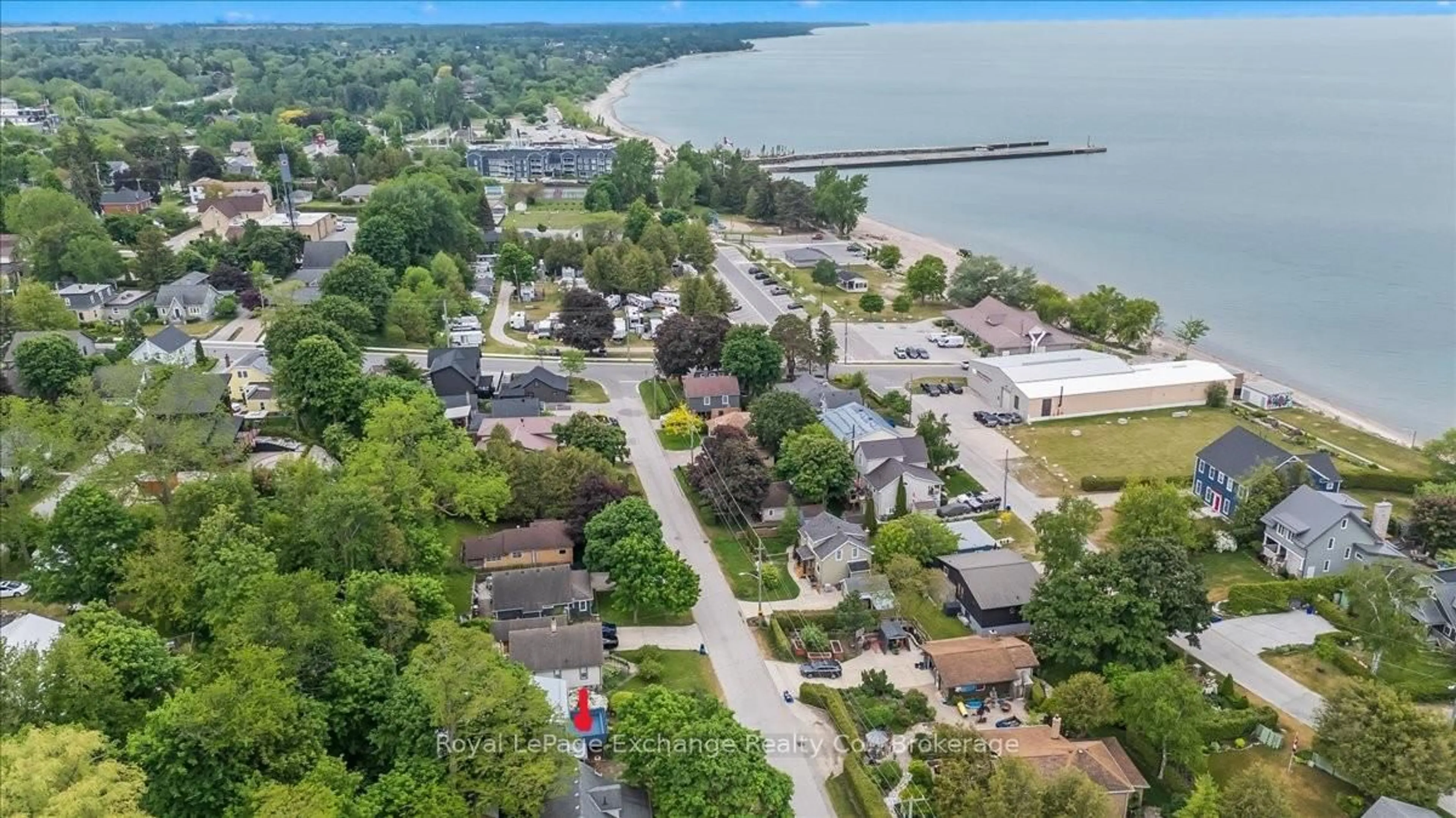 A pic from outside/outdoor area/front of a property/back of a property/a pic from drone, water/lake/river/ocean view for 909 McDonald Ave, Kincardine Ontario N2Z 1A2