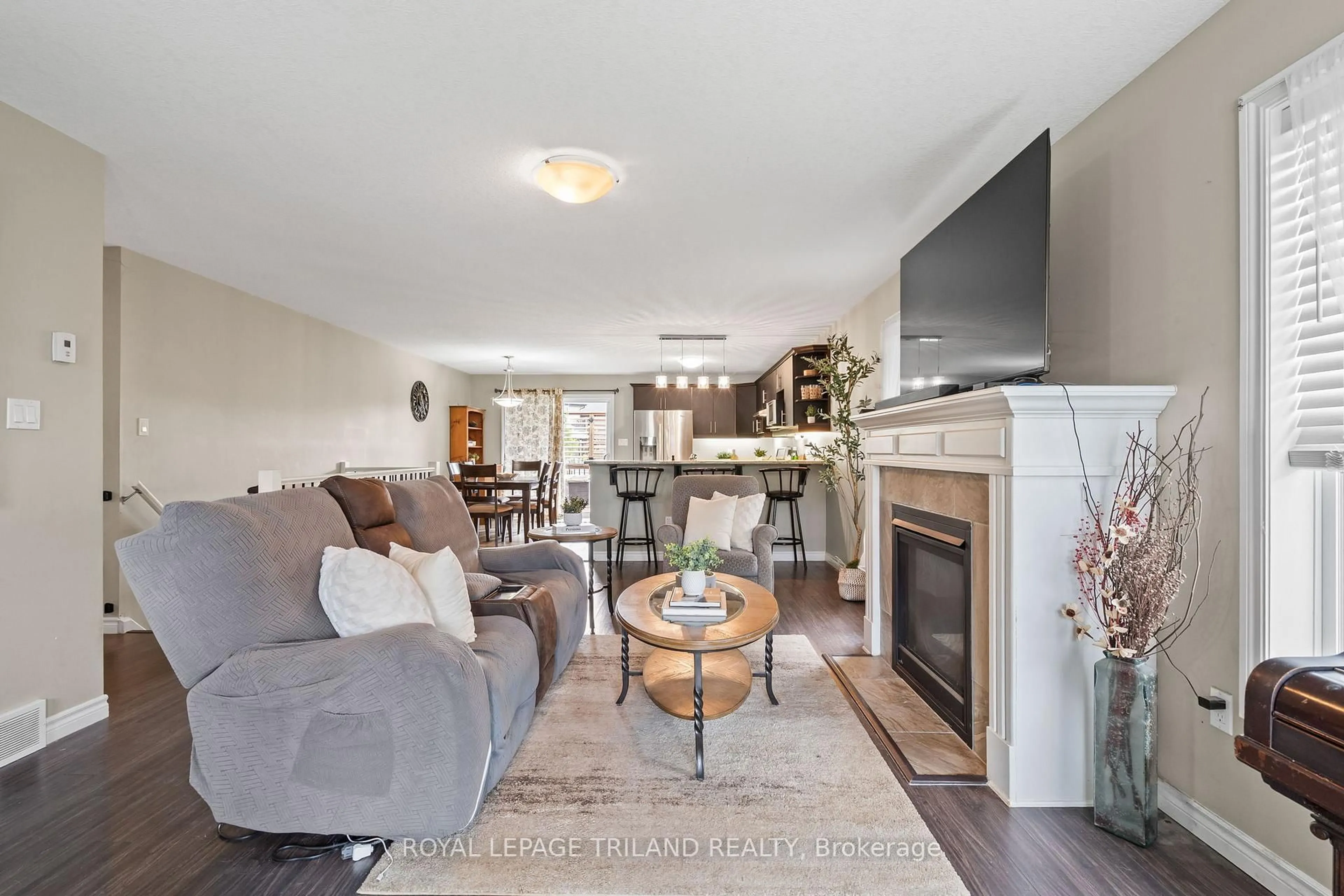 Living room with furniture, unknown for 38 LEESBORO Tr, Thames Centre Ontario N0M 2P0