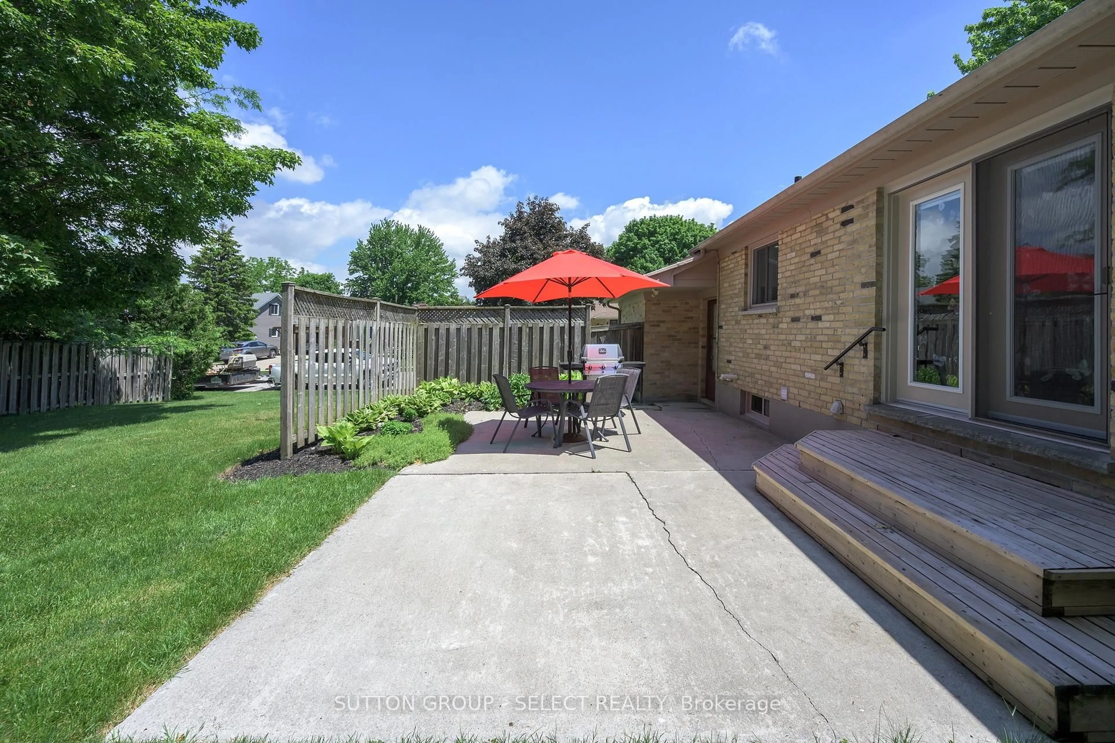 Patio, street for 268 Margaret St, Middlesex Centre Ontario N0M 2A0