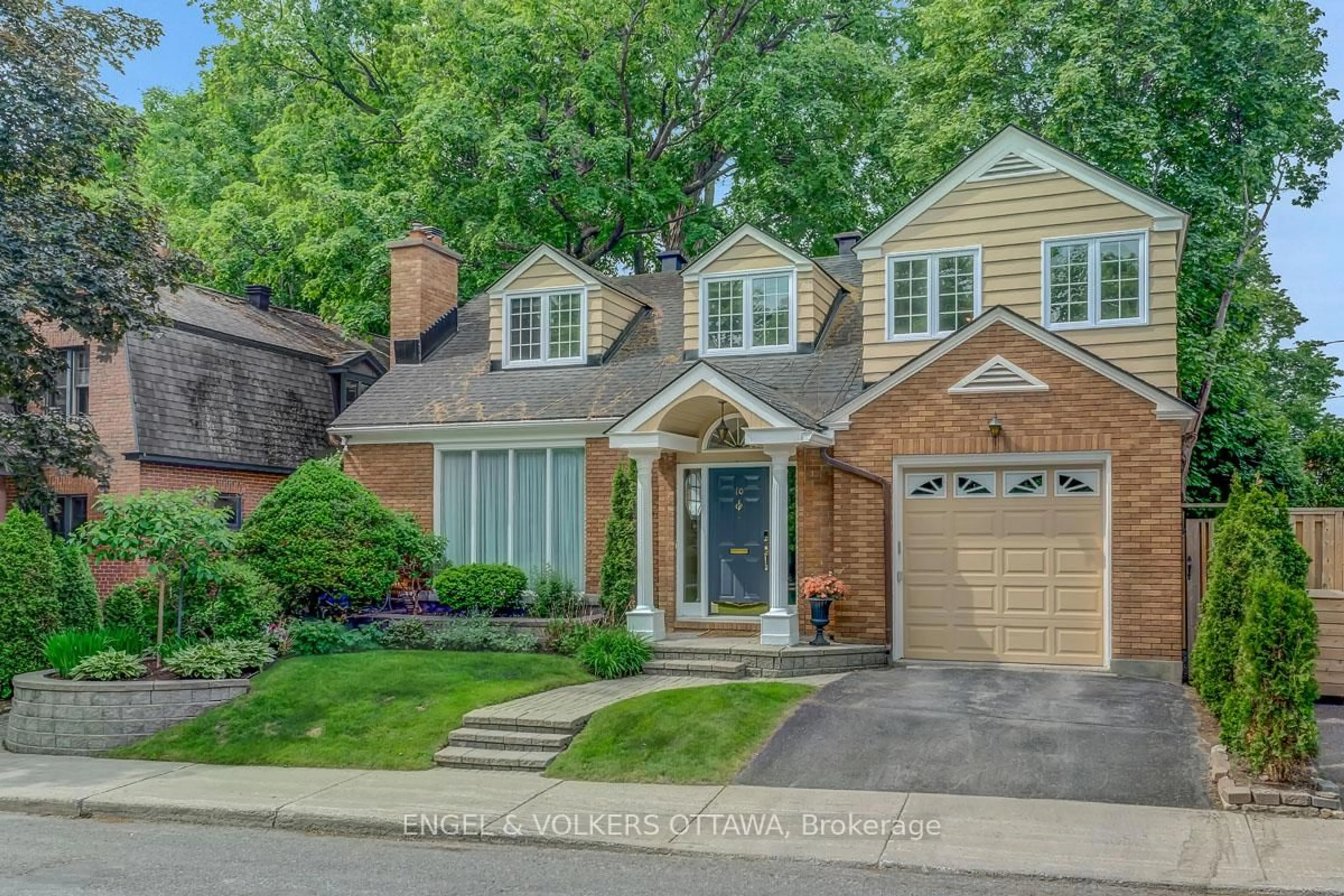 Home with brick exterior material, street for 10 Rock Ave, Ottawa Ontario K1M 1A6