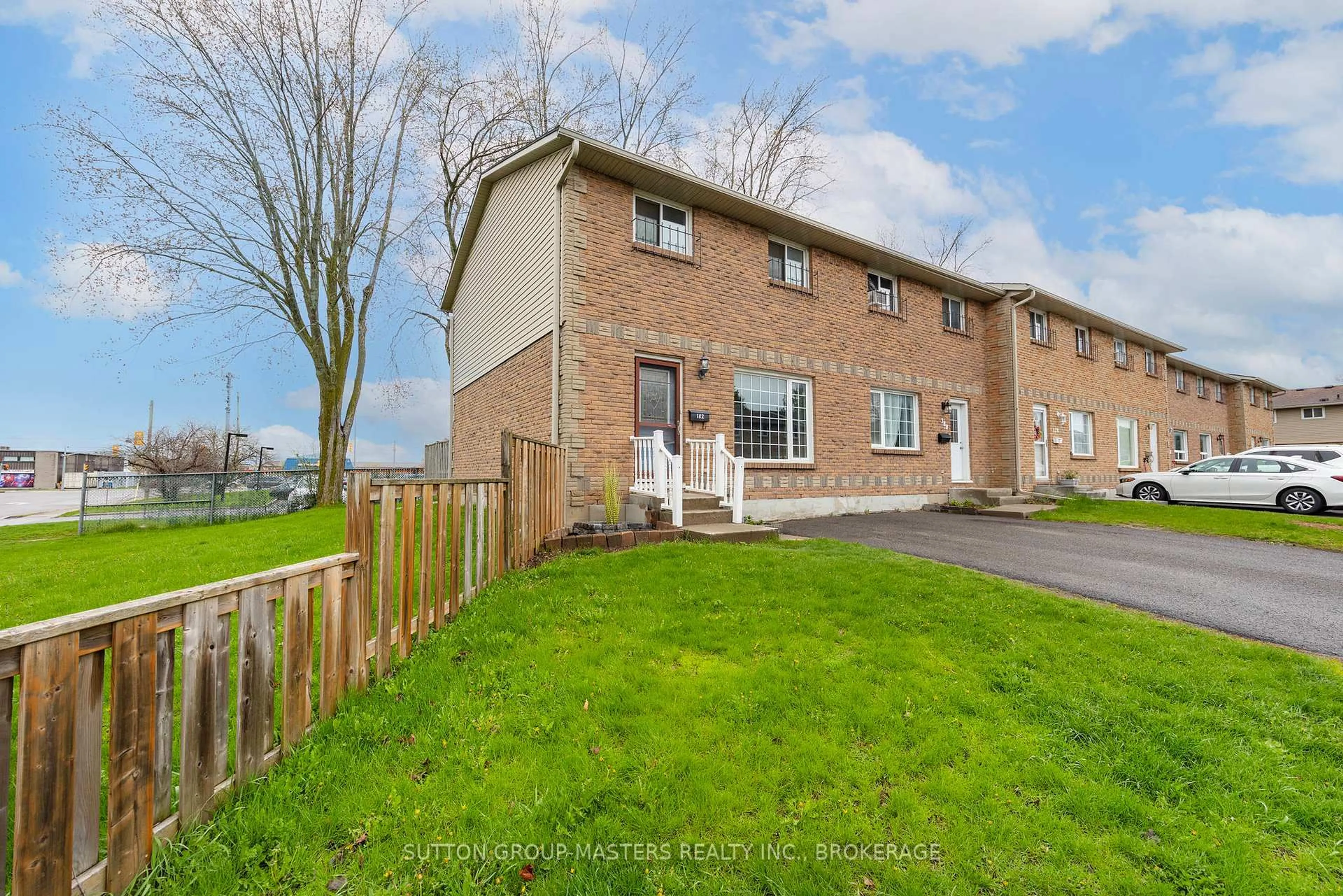 A pic from outside/outdoor area/front of a property/back of a property/a pic from drone, street for 182 Rosemund Cres, Kingston Ontario K7M 6Z1