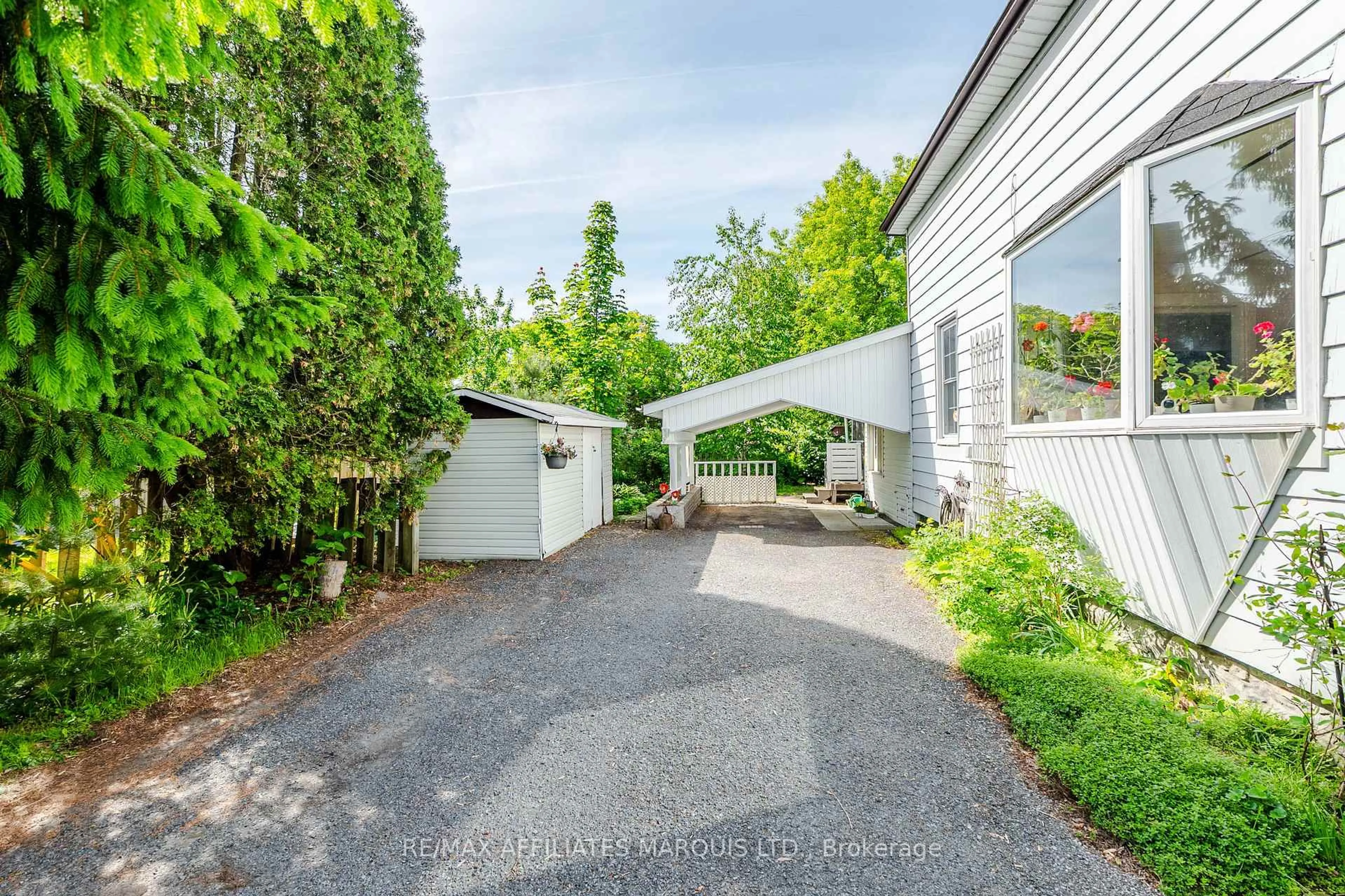Unknown for 10 Smith Ave, Cornwall Ontario K6J 1E9
