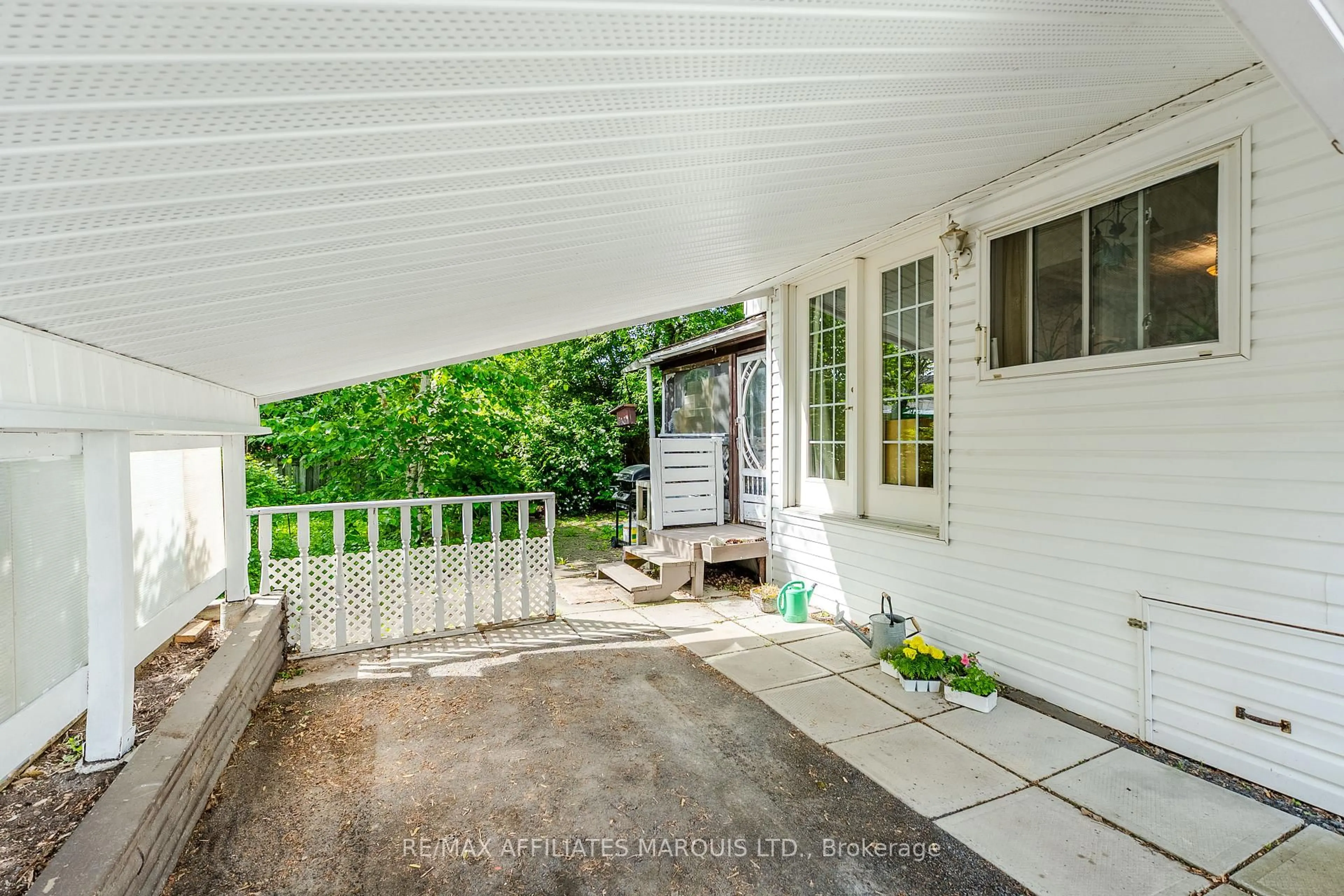 Patio, street for 10 Smith Ave, Cornwall Ontario K6J 1E9