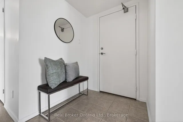 23 Woodlawn Rd #811, Guelph 3