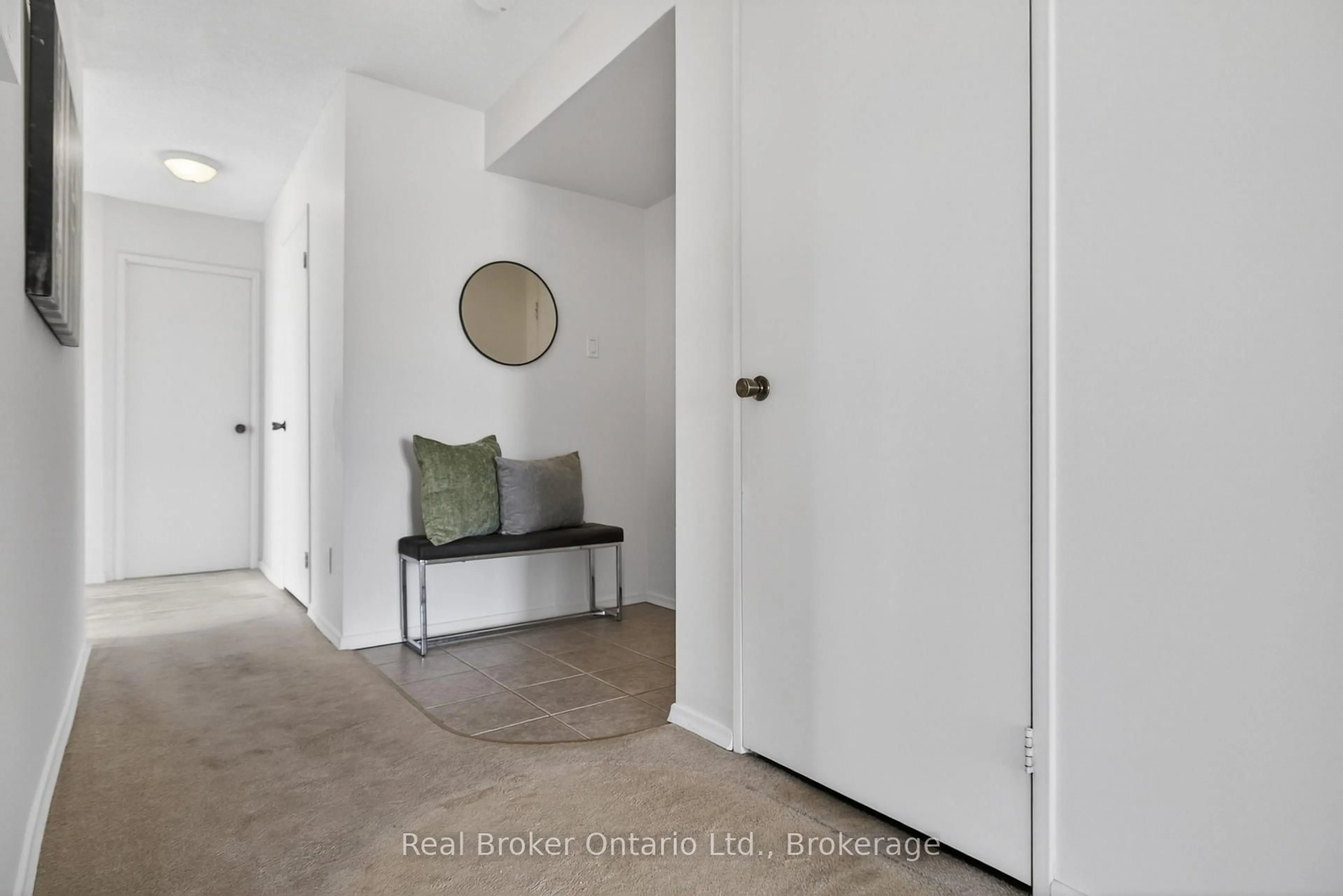 Indoor entryway for 23 Woodlawn Rd #811, Guelph Ontario N1H 7G6