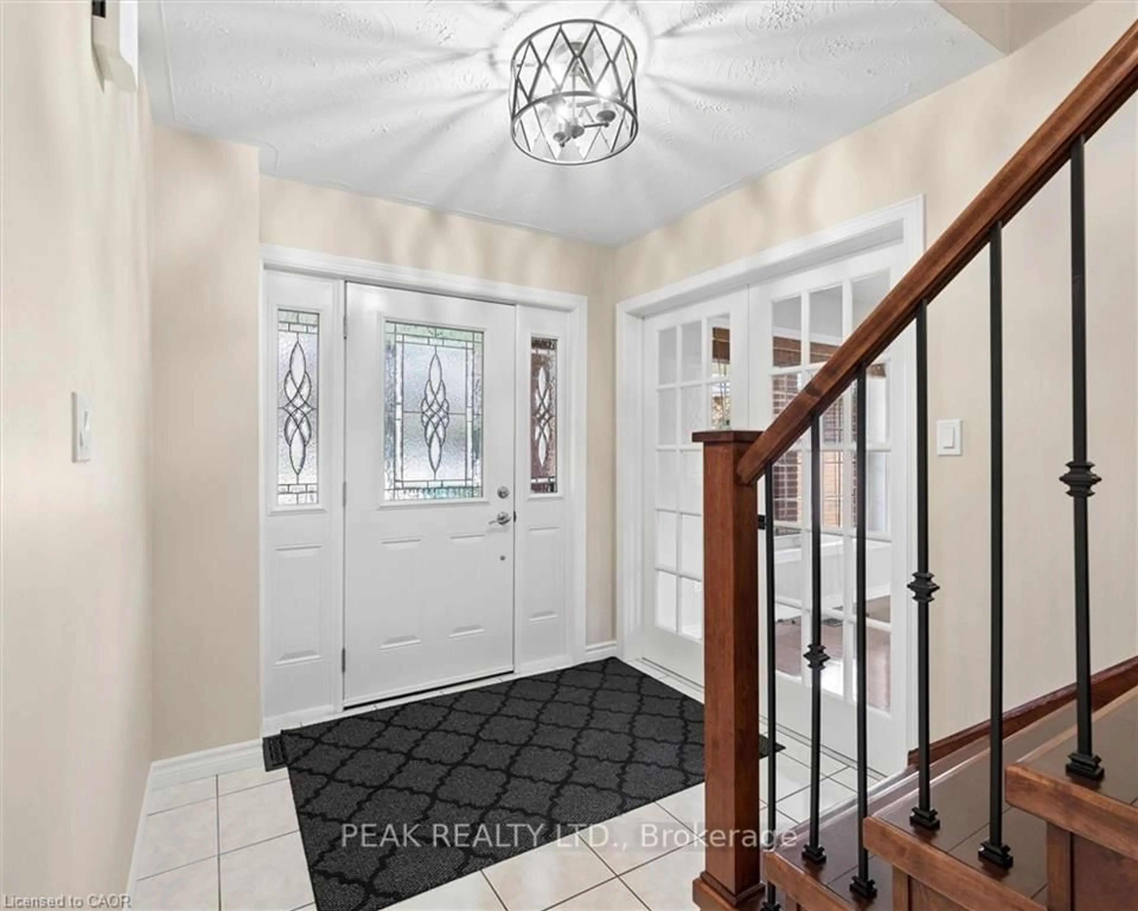 Indoor entryway for 44 Tami Crt, Kitchener Ontario N2B 3V2