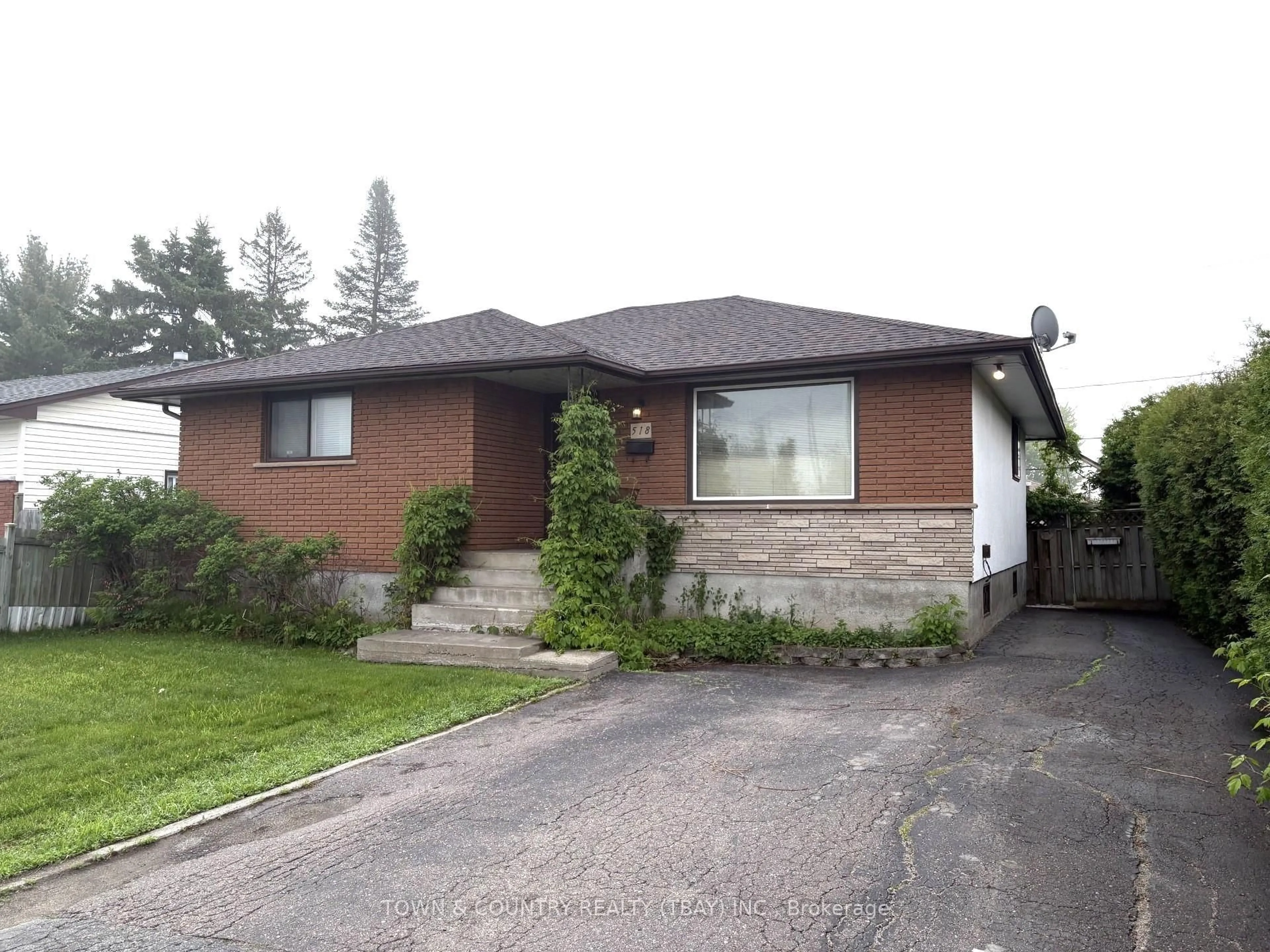 Home with brick exterior material, street for 518 Edward St, Thunder Bay Ontario P7C 4P9