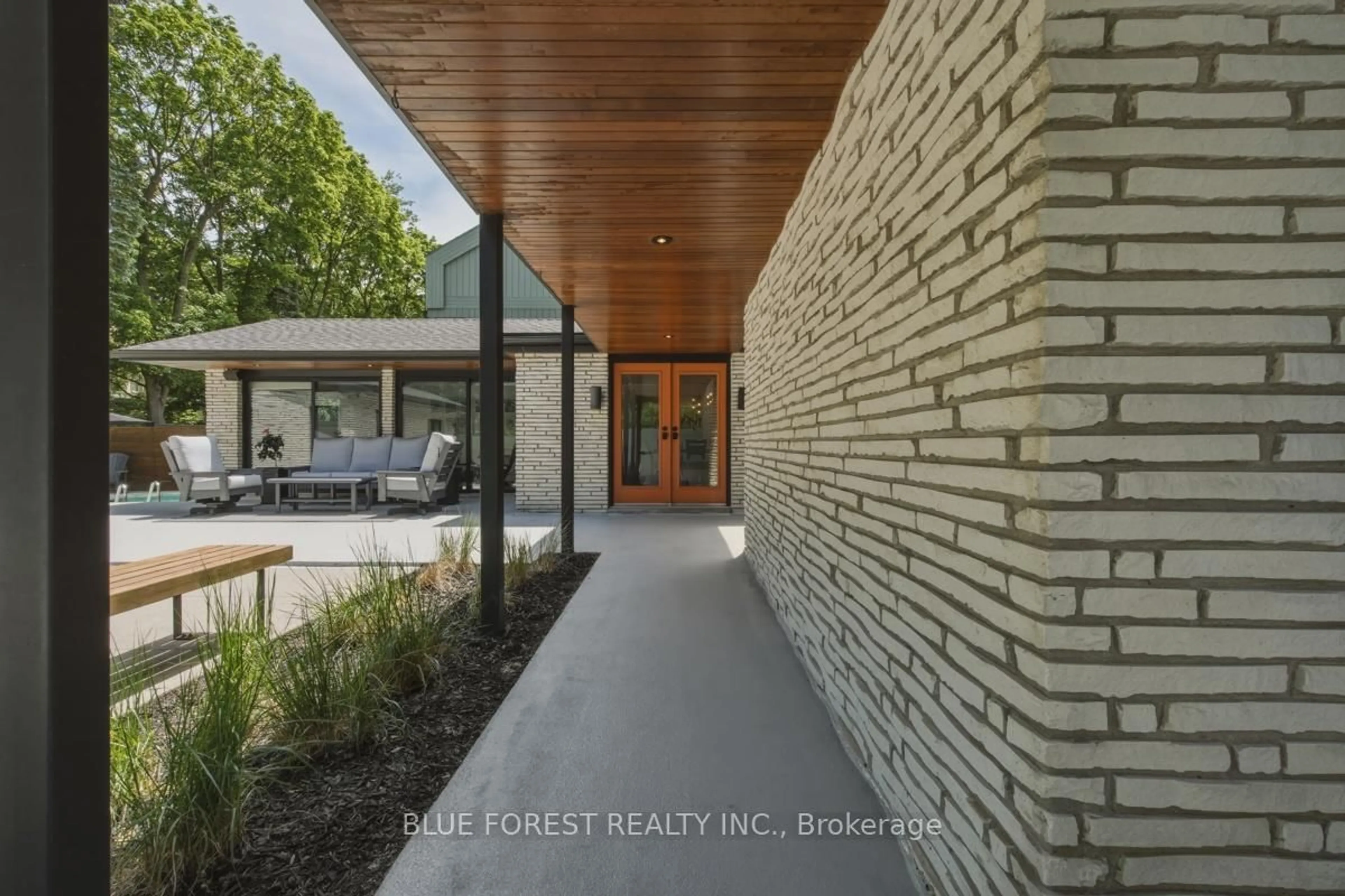 Home with brick exterior material, street for 2 Hampton Cres, London North Ontario N6H 2N8