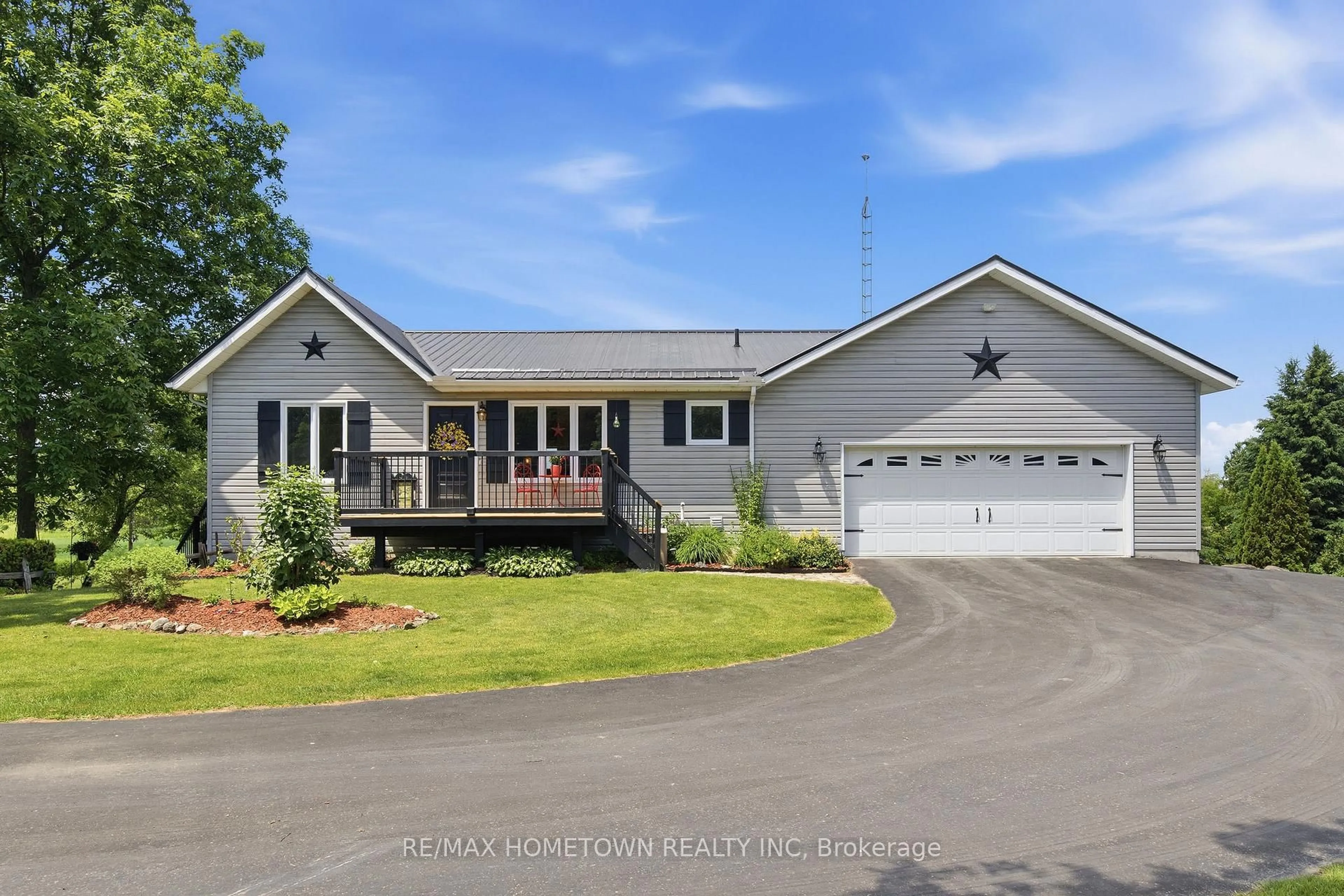 Home with vinyl exterior material, water/lake/river/ocean view for 920 Warren Lane, Leeds and the Thousand Islands Ontario K0E 1N0