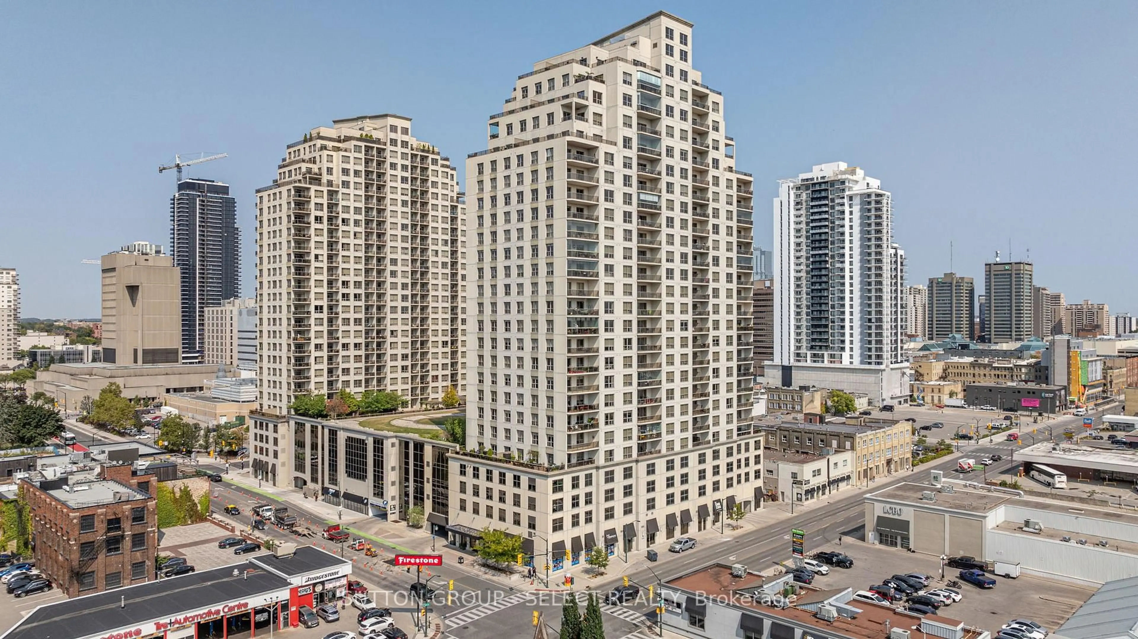 Unknown for 330 Ridout St #1705, London East Ontario N6C 3Z3