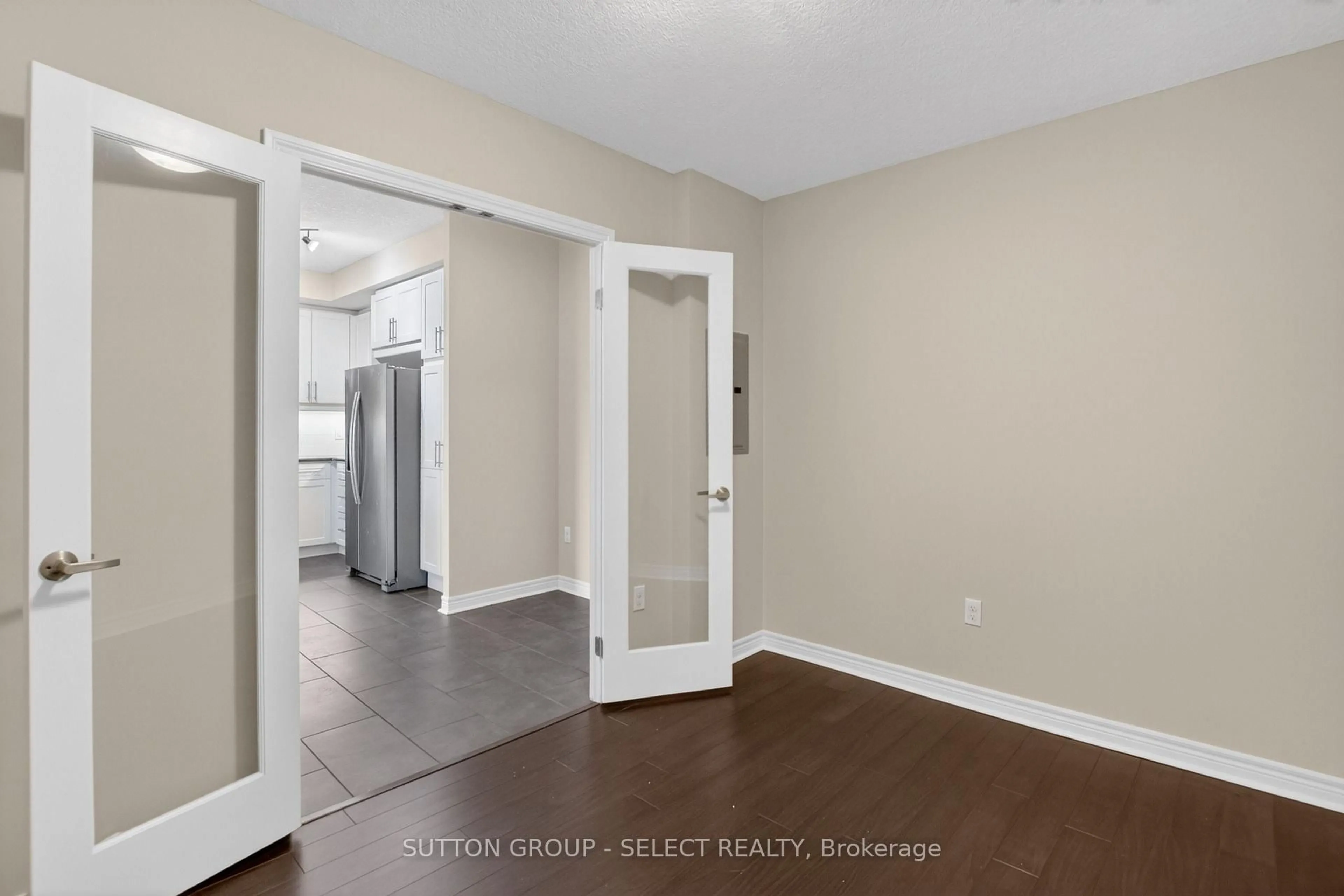 Unknown for 330 Ridout St #1705, London East Ontario N6C 3Z3