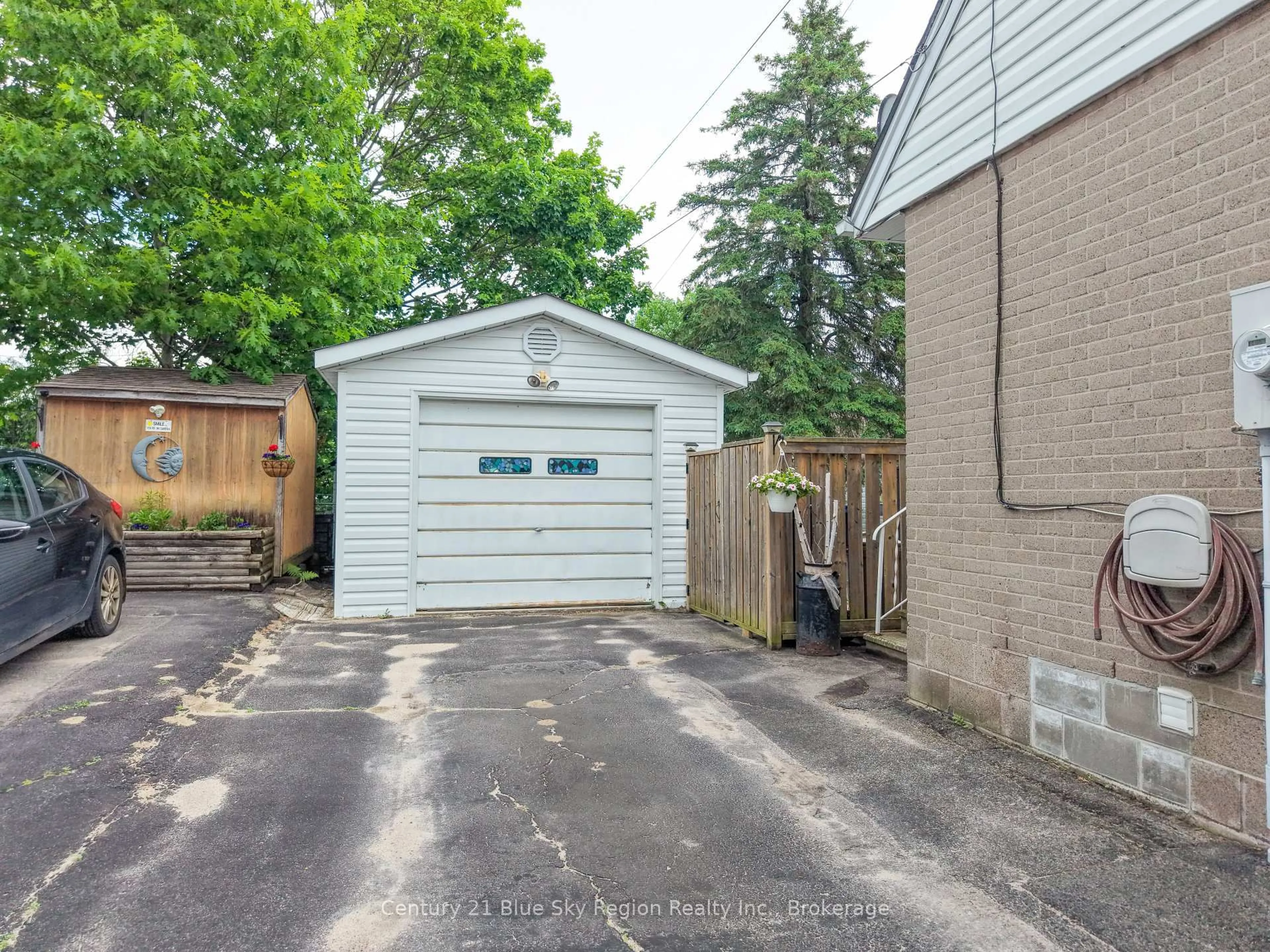 Unknown for 980 Phillip St, North Bay Ontario P1B 3V7