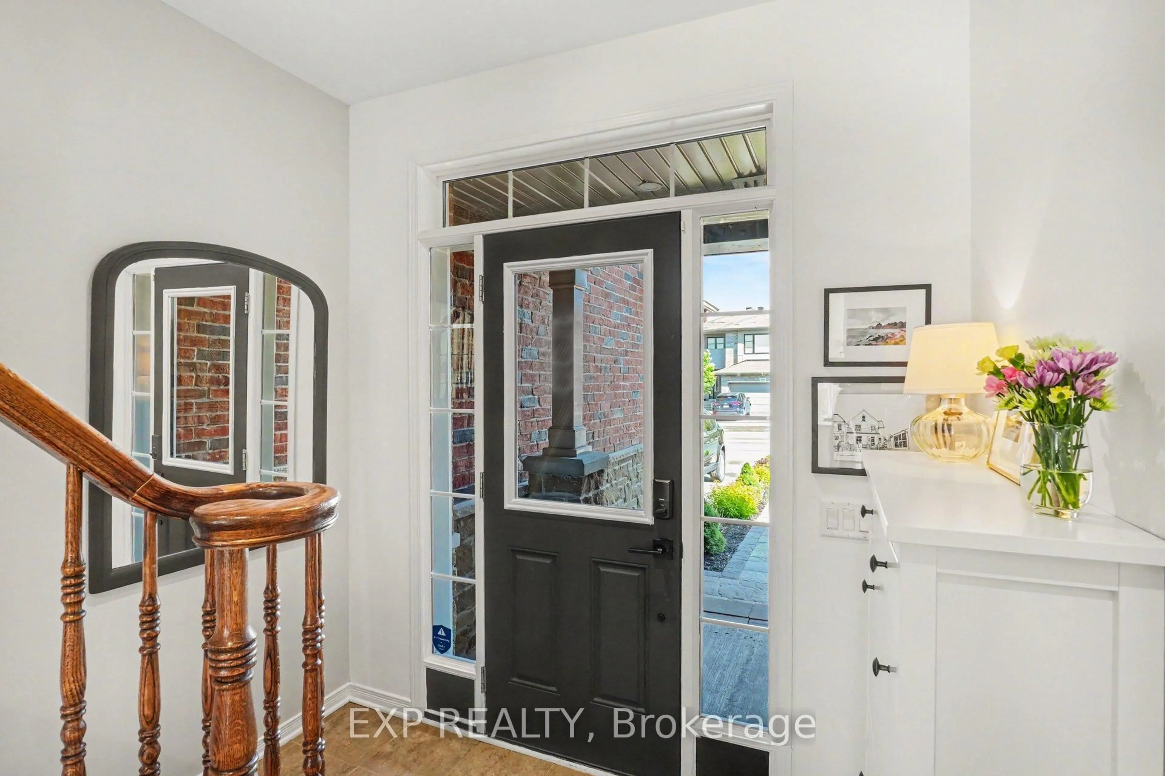 Indoor entryway for 103 Westphalian Ave, Ottawa Ontario K2V 0A3