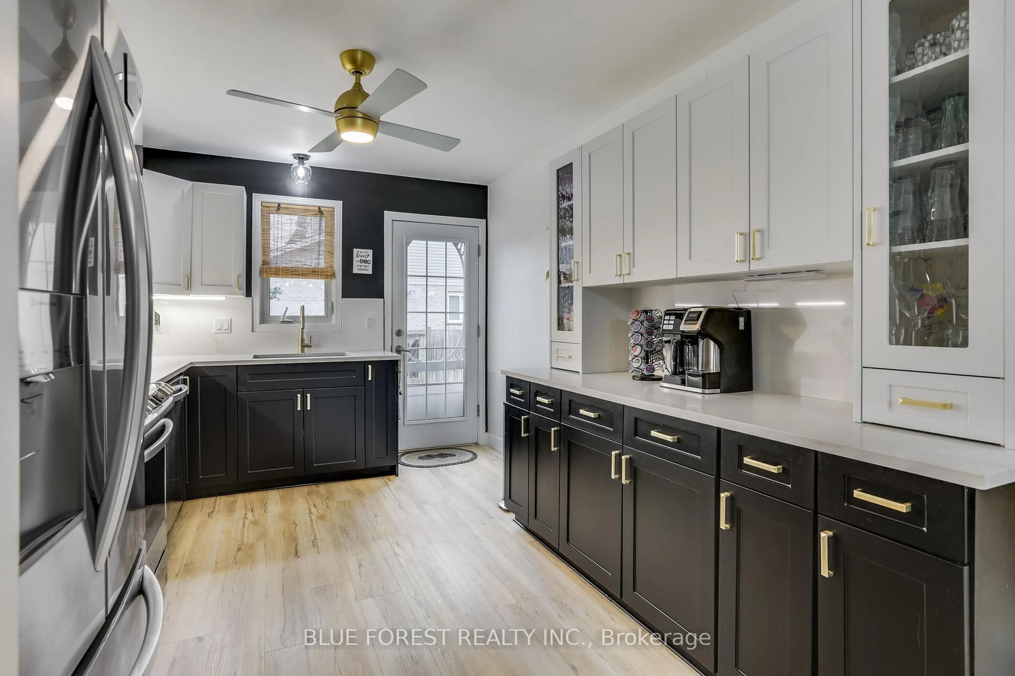 Open concept kitchen, unknown for 3 Meadowvale Dr, St. Thomas Ontario N5P 4P1