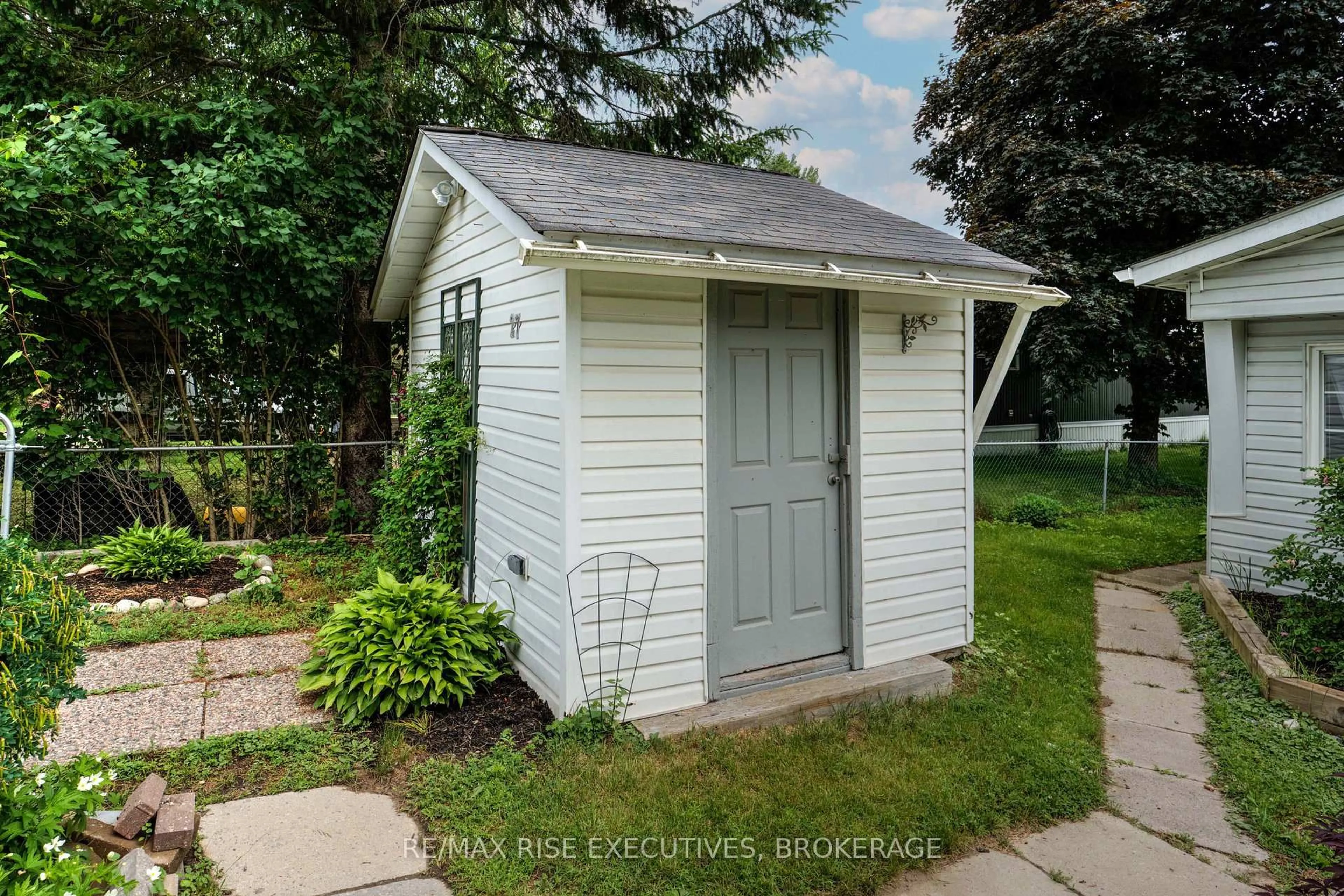 Shed for 104 Ellisville Rd #27, Leeds and the Thousand Islands Ontario K0H 2N0