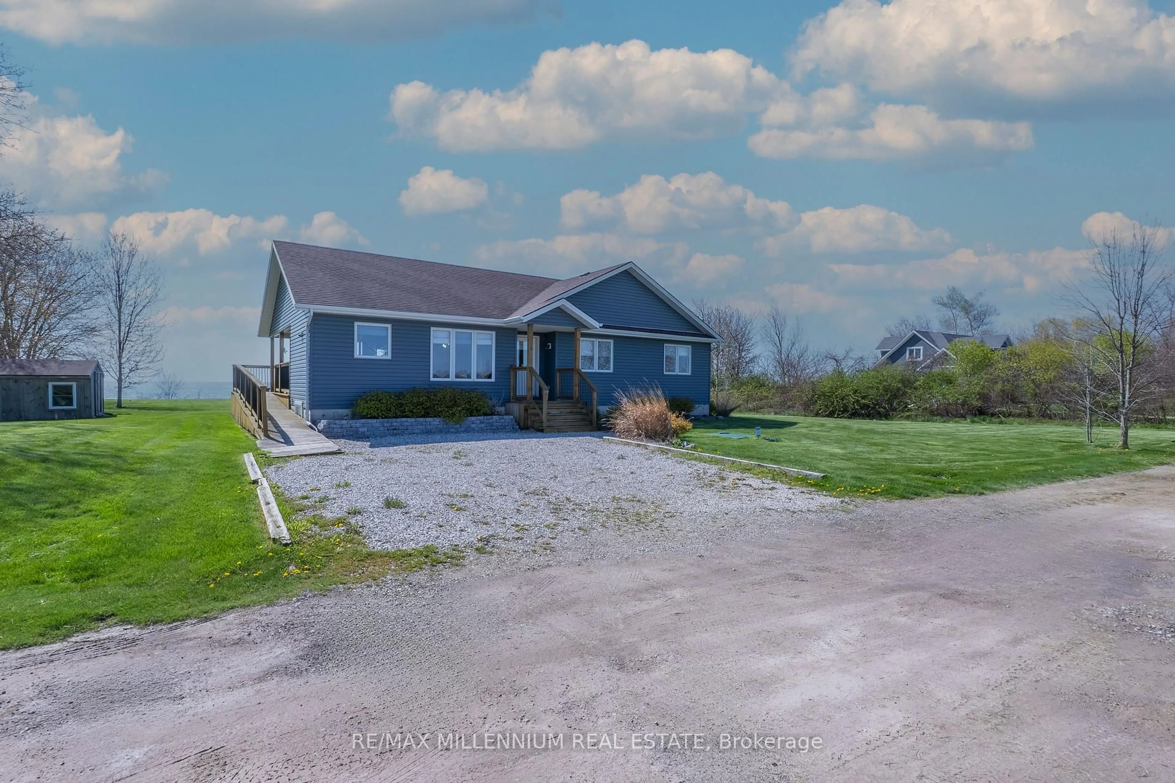 A pic from outside/outdoor area/front of a property/back of a property/a pic from drone, unknown for 1954 Ocean Blvd, Chatham-Kent Ontario N0P 2P0